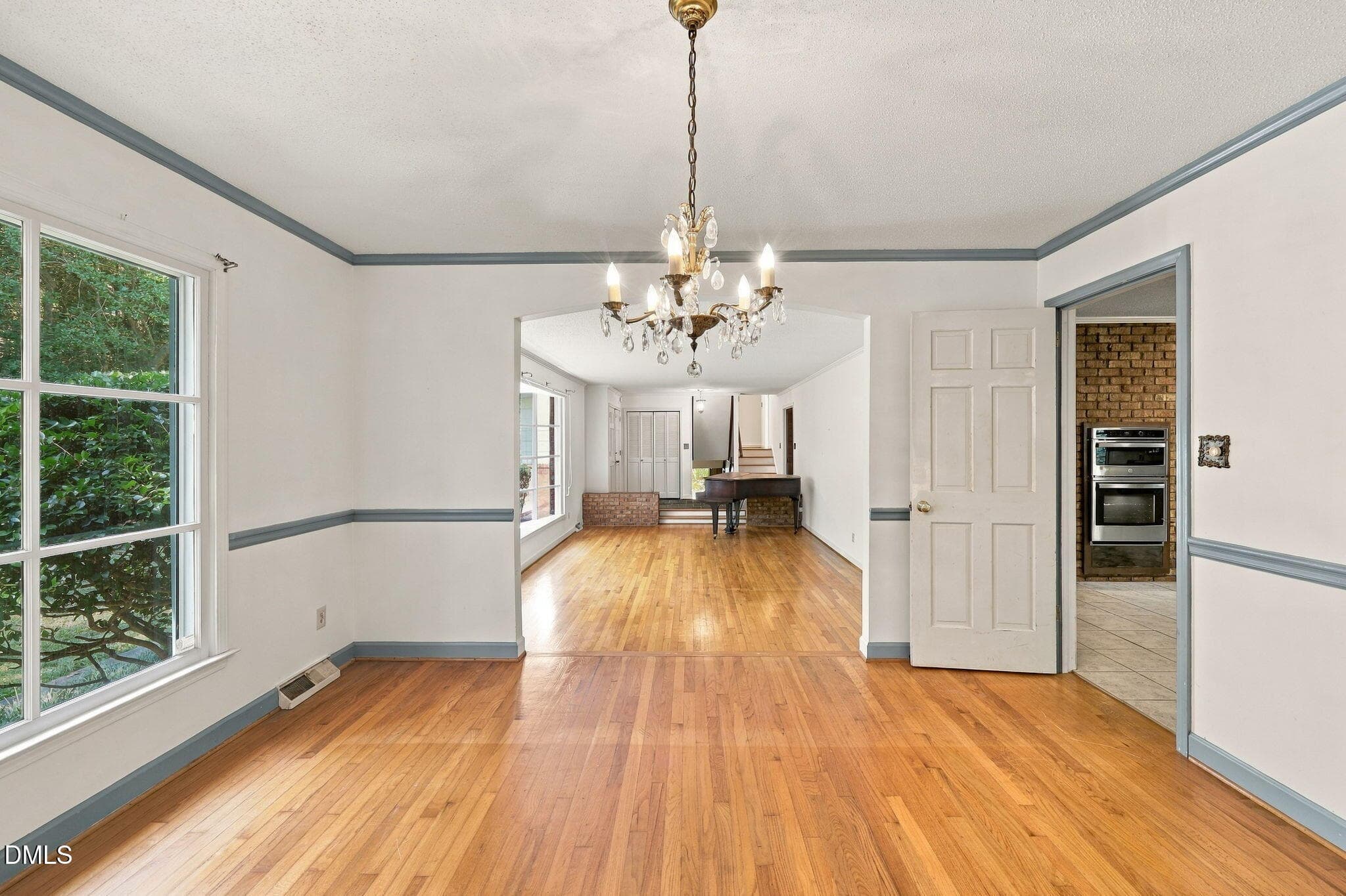 18-web-or-mls-IMG_9096 - 6102 Castlebrook Drive, Raleigh, NC 27604