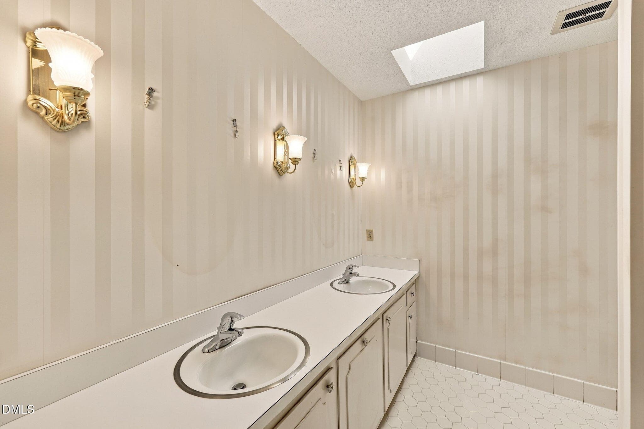 41-web-or-mls-IMG_9180 - 6102 Castlebrook Drive, Raleigh, NC 27604