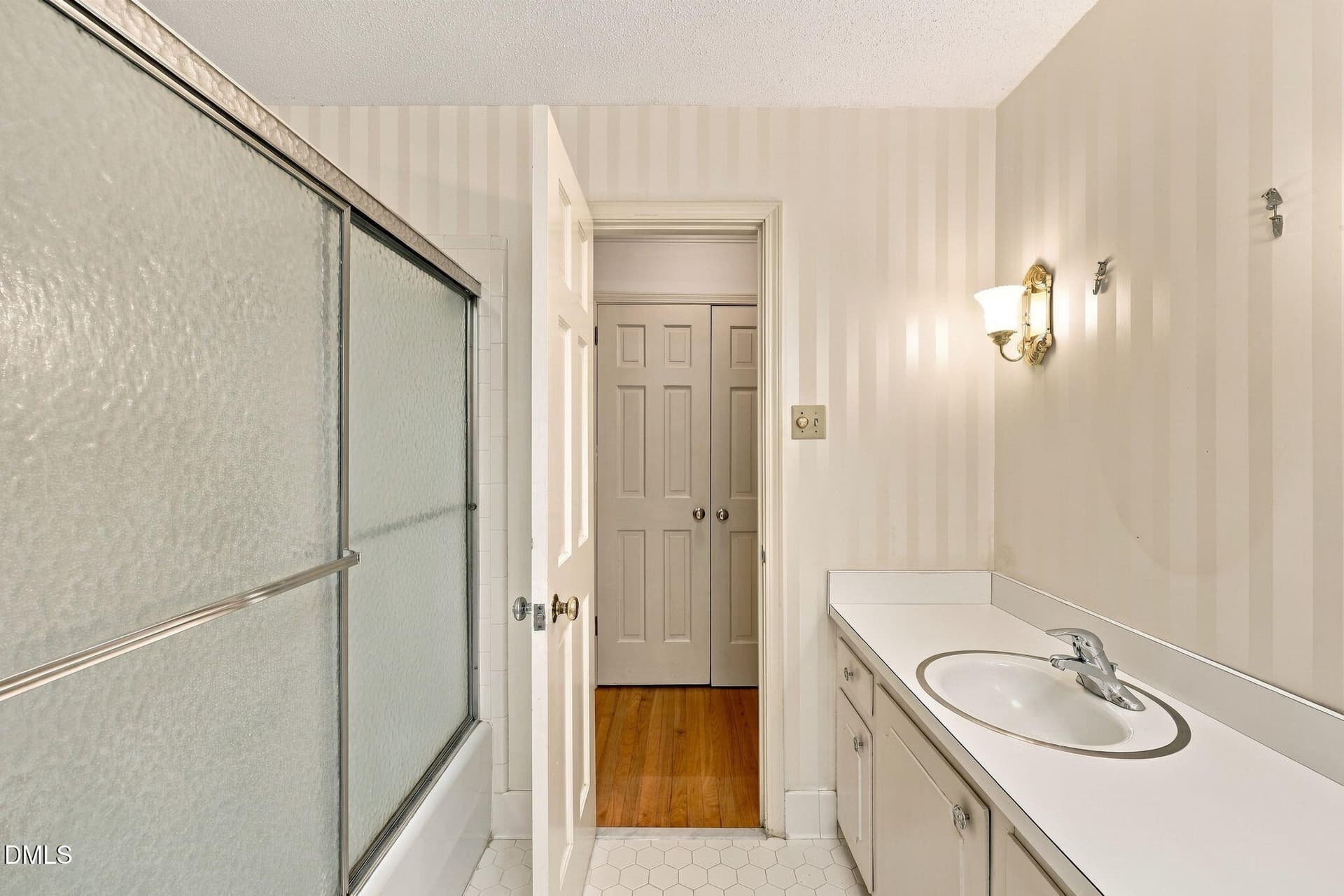 42-web-or-mls-IMG_9183 - 6102 Castlebrook Drive, Raleigh, NC 27604