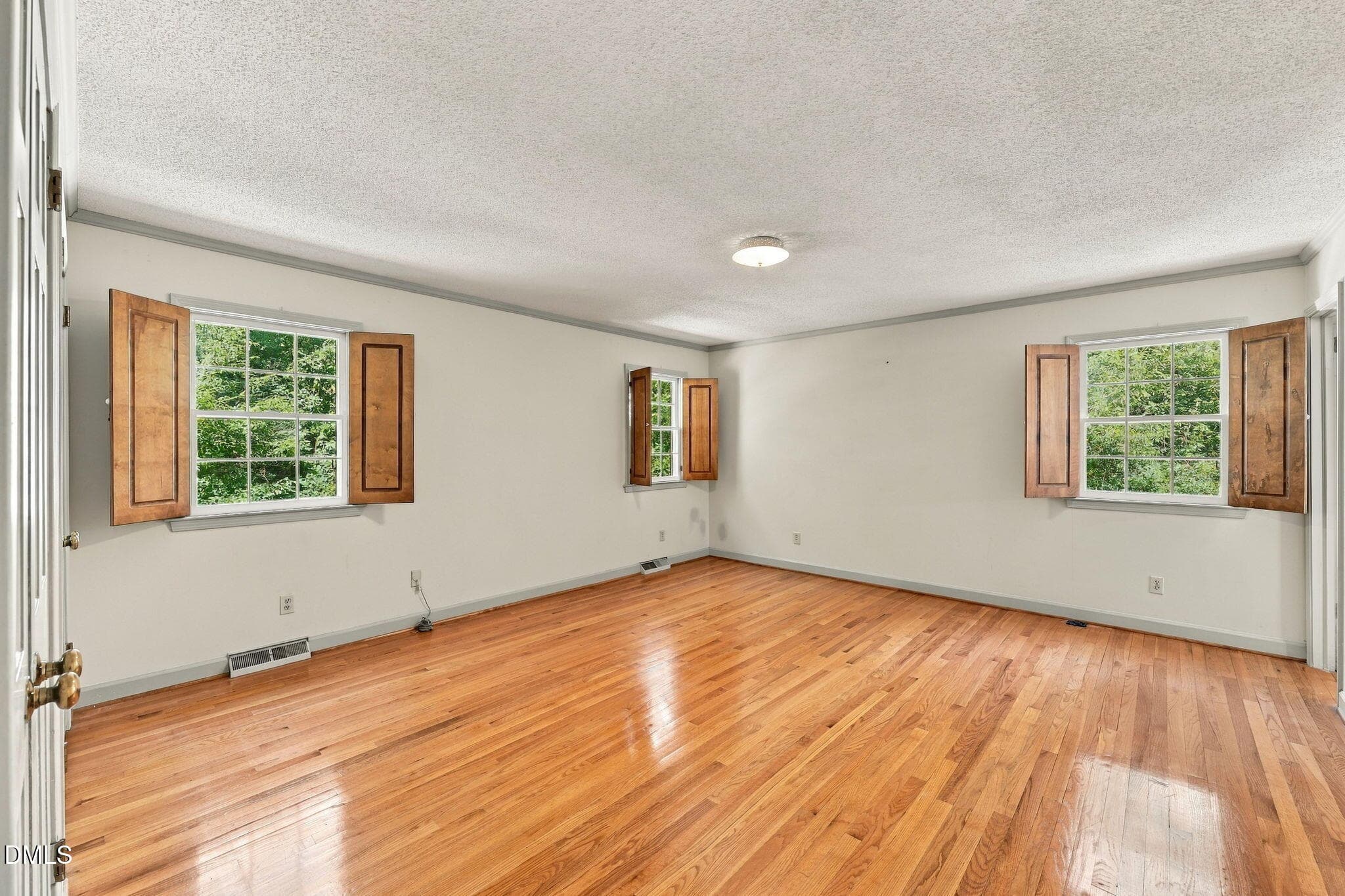 43-web-or-mls-IMG_9186 - 6102 Castlebrook Drive, Raleigh, NC 27604