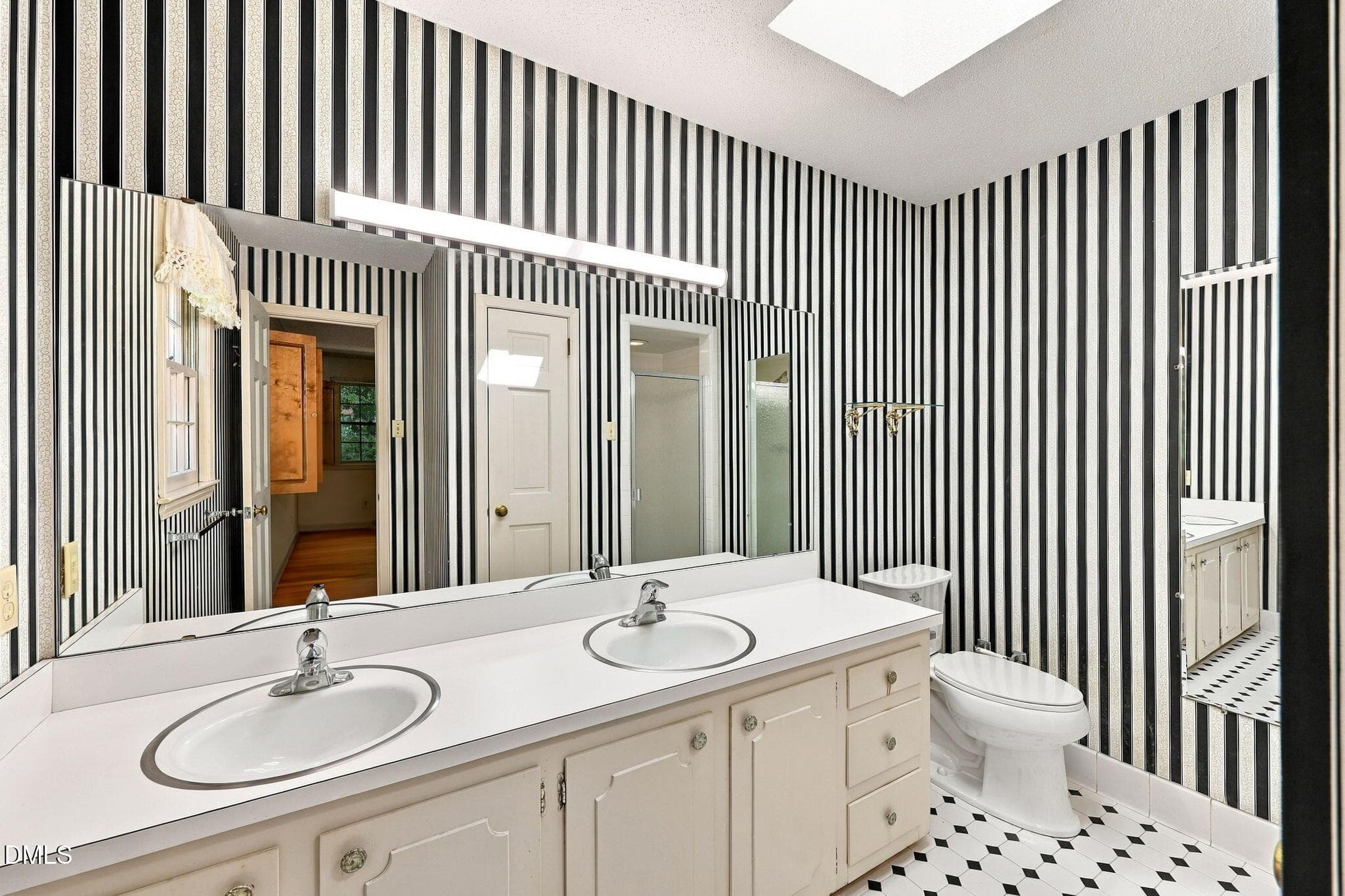 46-web-or-mls-IMG_9195_Edit - 6102 Castlebrook Drive, Raleigh, NC 27604