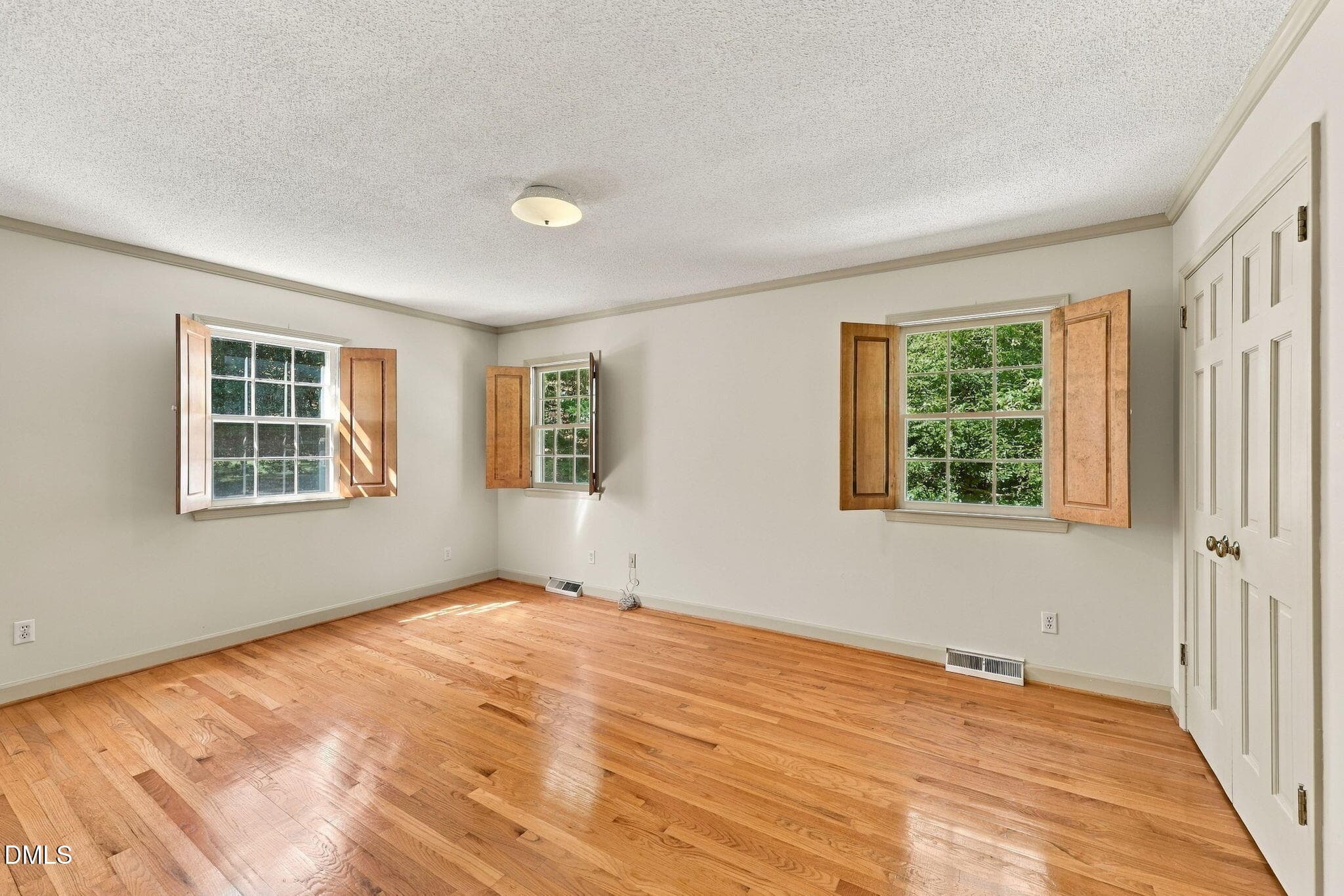 50-web-or-mls-IMG_9213 - 6102 Castlebrook Drive, Raleigh, NC 27604