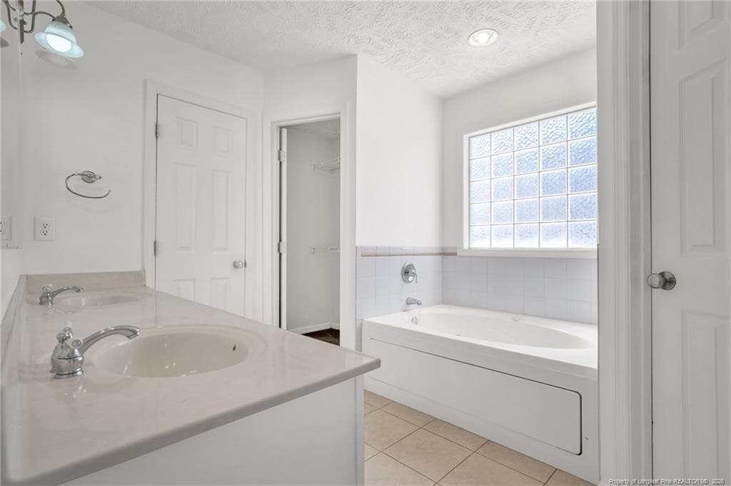 Breakfast Nook - 5416 Finish Line Drive, Hope Mills, NC 28348, Hope Mills