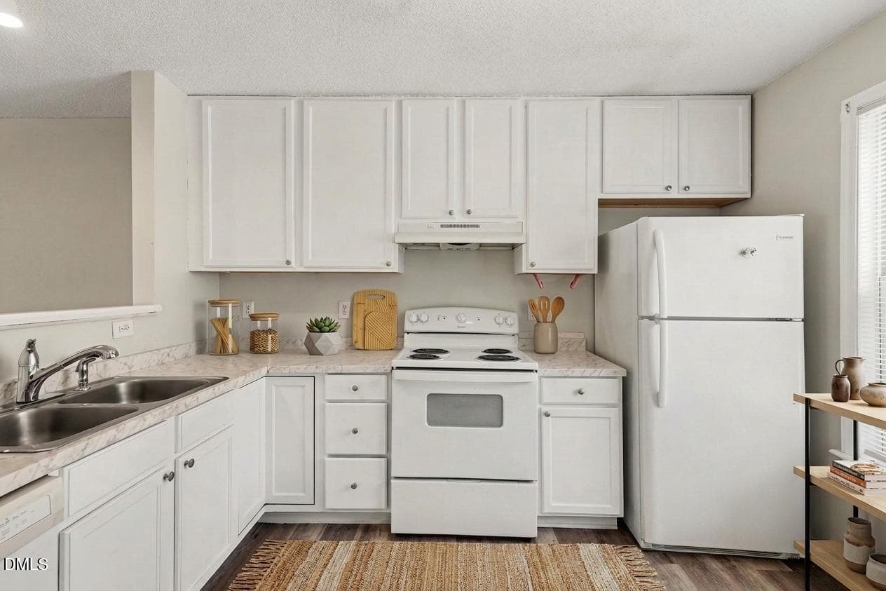 collov-ai_20261005123835_am7z1n - 5635 Fieldcross Court, Raleigh, NC 27610