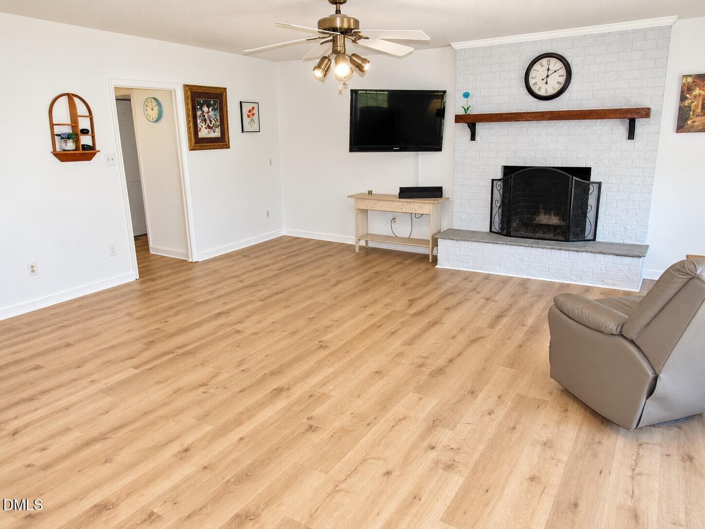 Living room - 1565 Spring Valley Lake Road, Henderson, NC 27537, Henderson