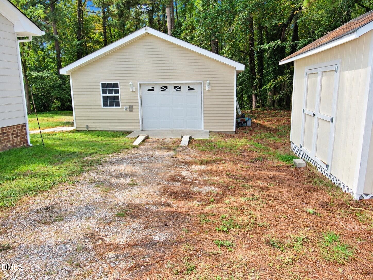 Workshop/garage - 1565 Spring Valley Lake Road, Henderson, NC 27537, Henderson