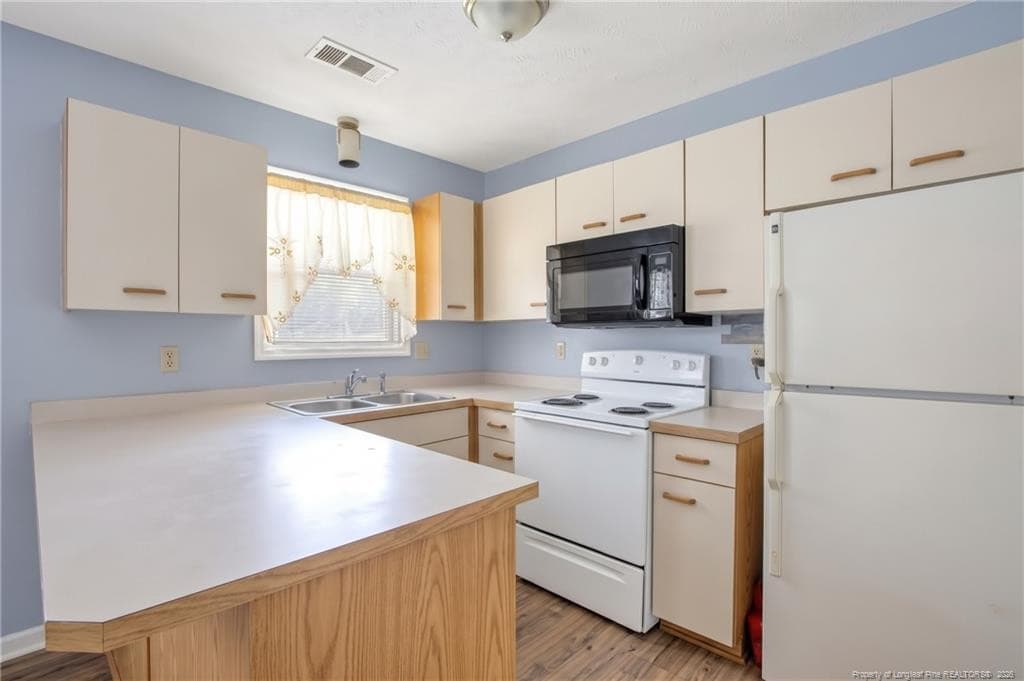 Photo 13 - 946 Stewarts Creek Drive 8, Fayetteville, NC 28314, Fayetteville