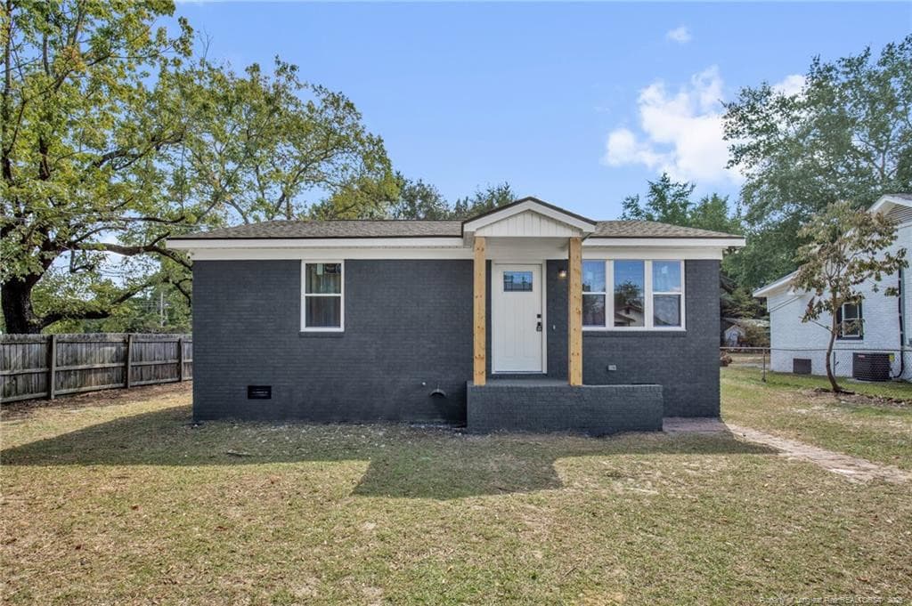 623 Eva Circle, Spring Lake, NC 28390