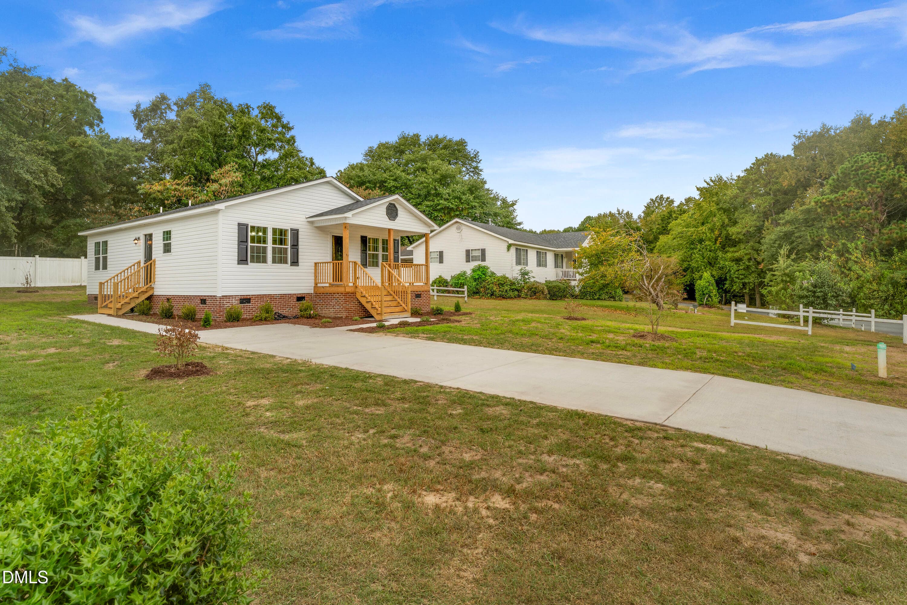 Driveway - 603 Ashford Drive, Clinton, NC 28328