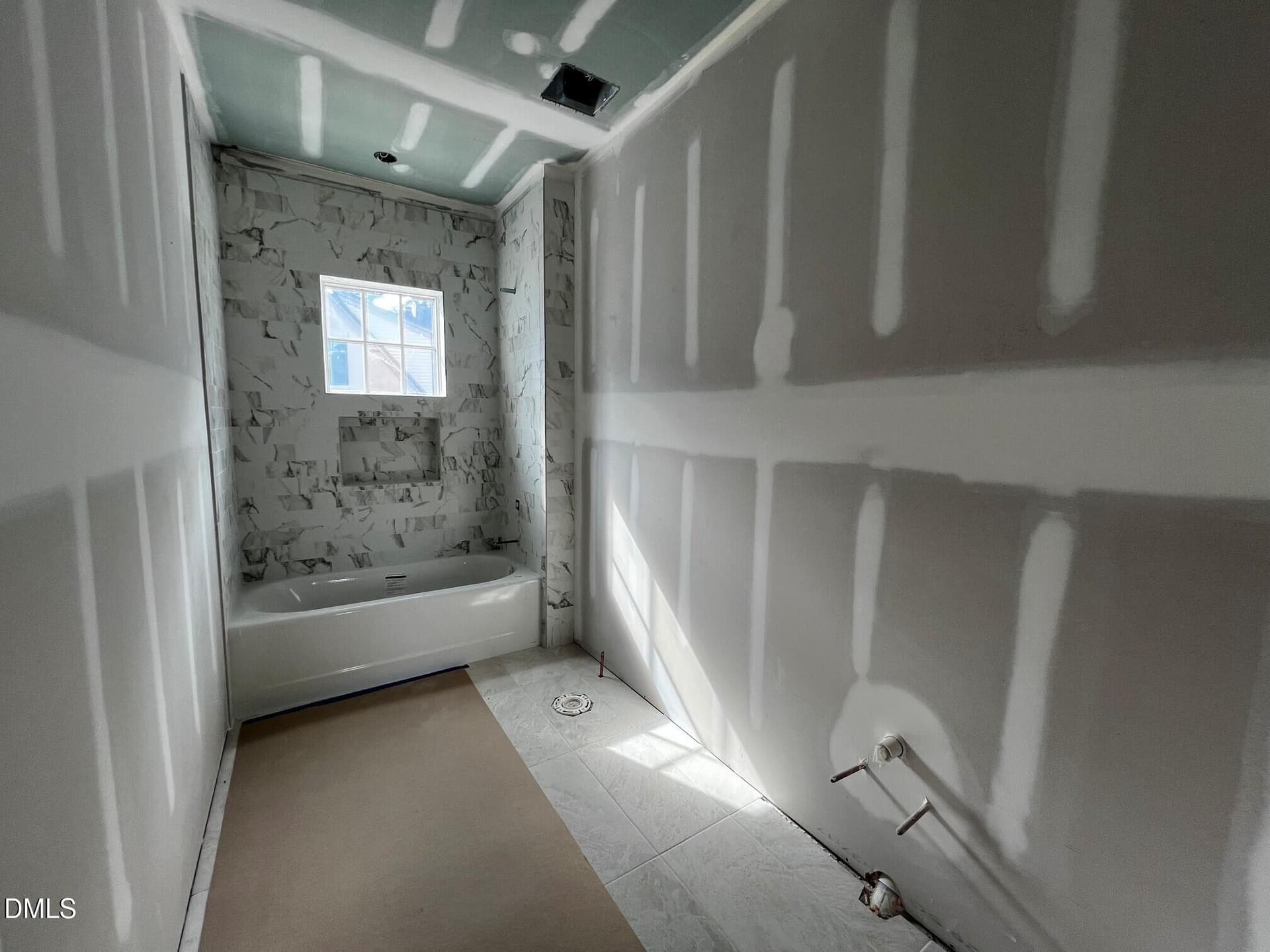 2nd floor hall bath - 1343 Eldon Circle, Durham, NC 27707