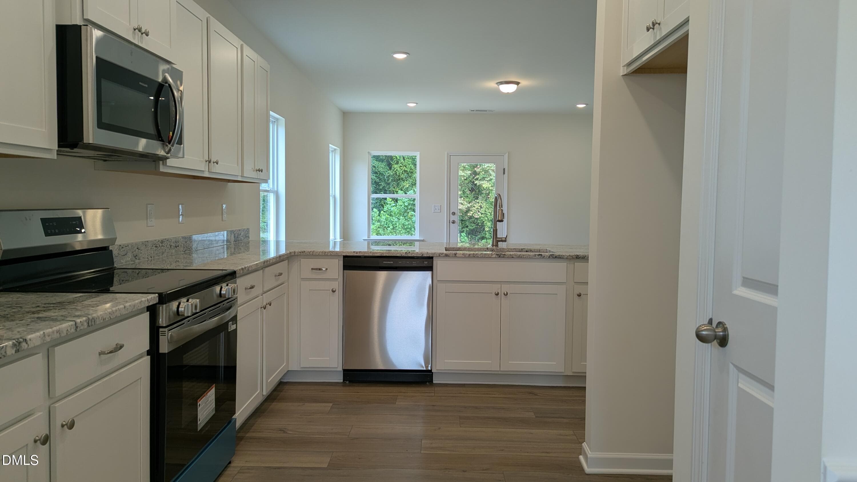 Kitchen - 354 White Azalea Way, Benson, NC 27504