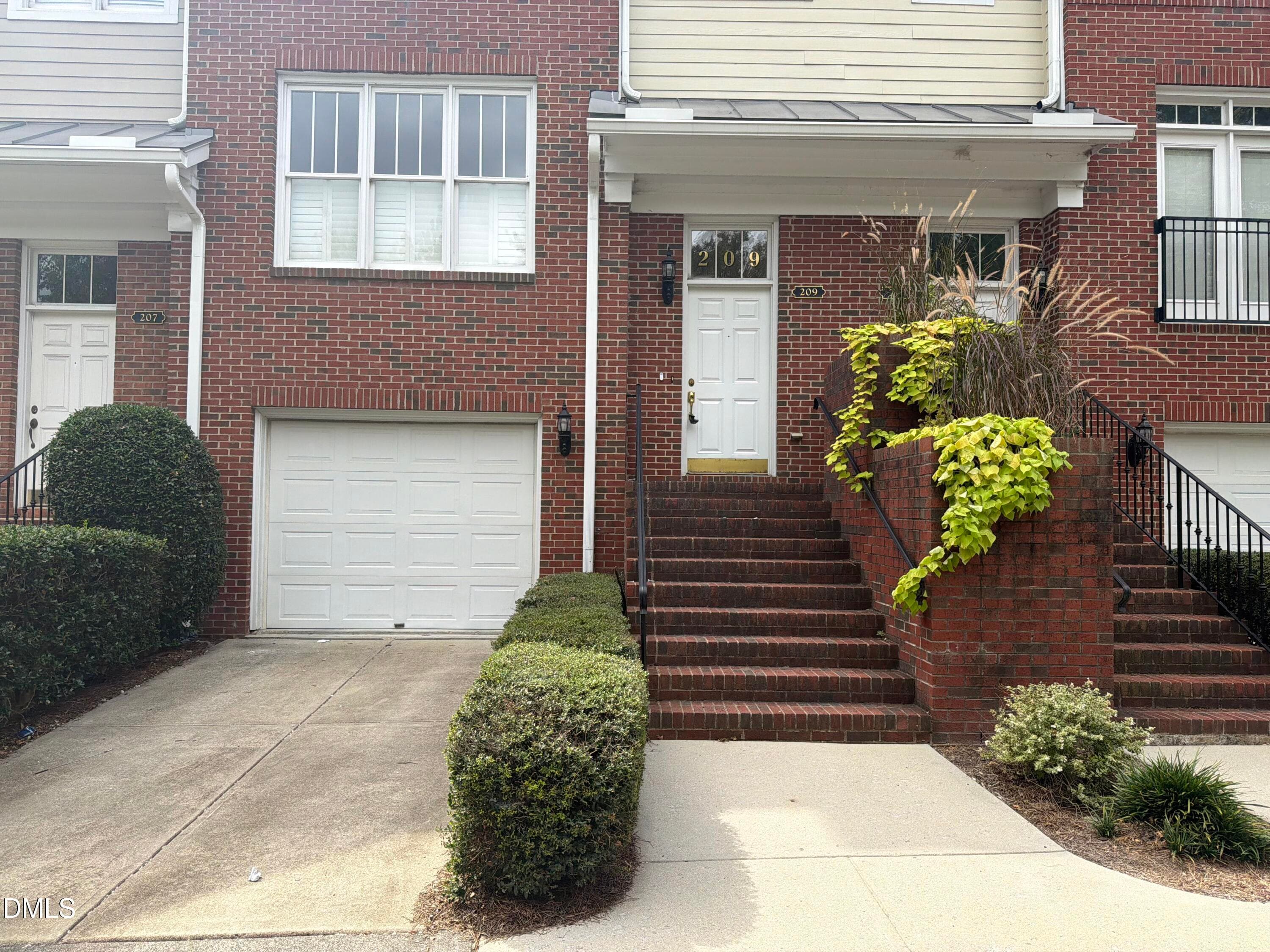209 Ashton Hall Lane, Raleigh, NC 27609