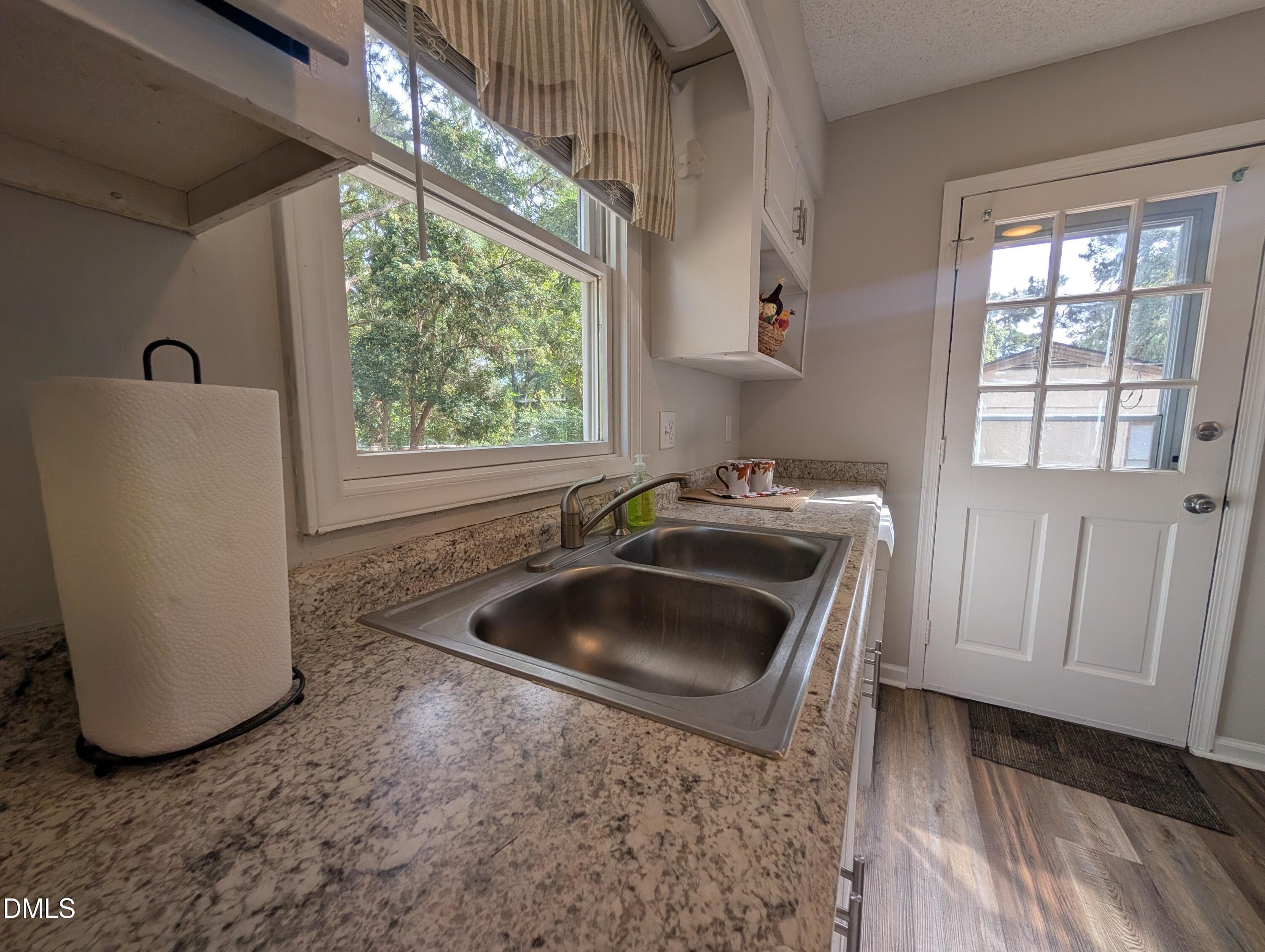 Kitchen side entrance - 904 N Lee Street, Zebulon, NC 27597