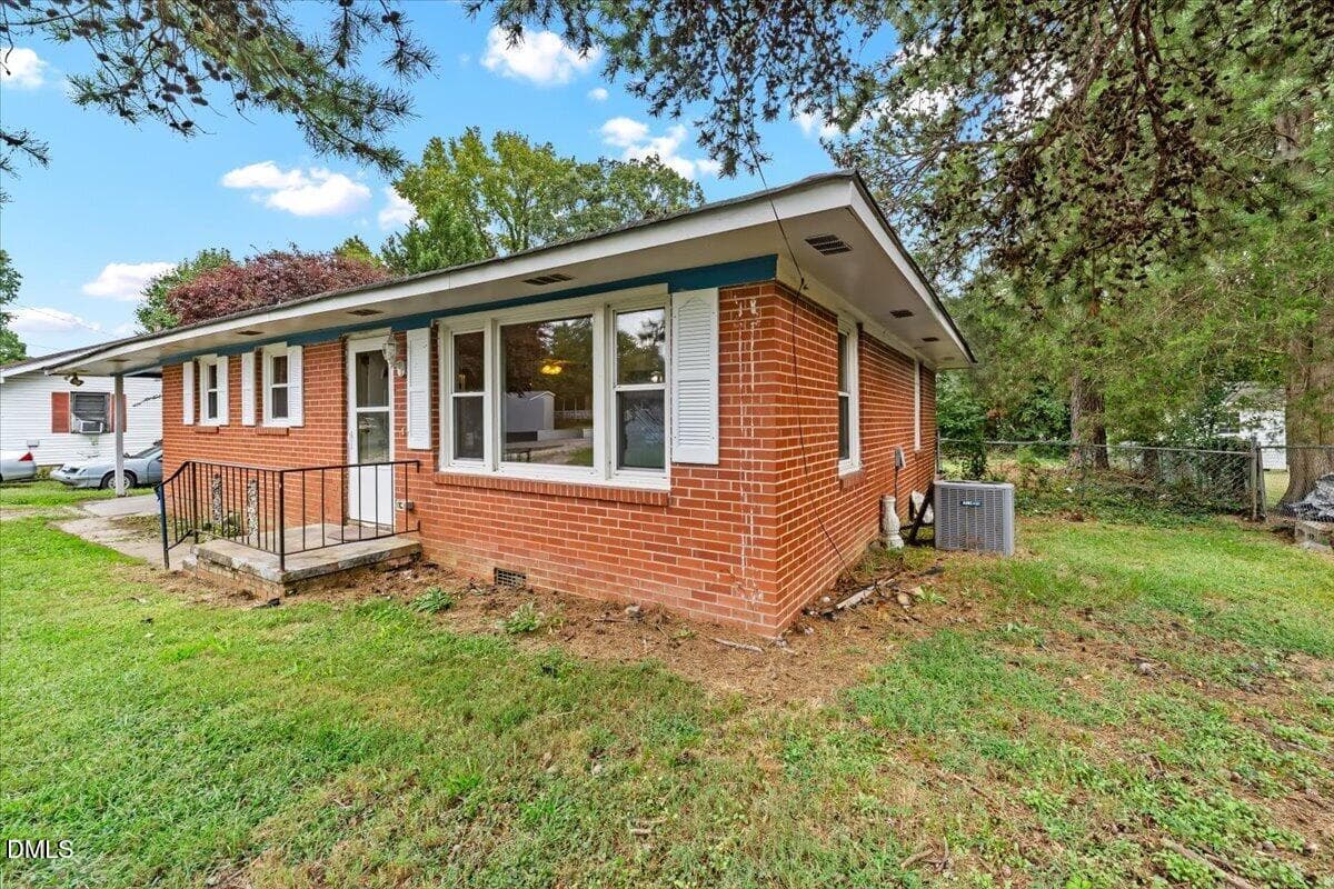 1000010628 - 1850 S Clearview Drive, Henderson, NC 27536, Henderson