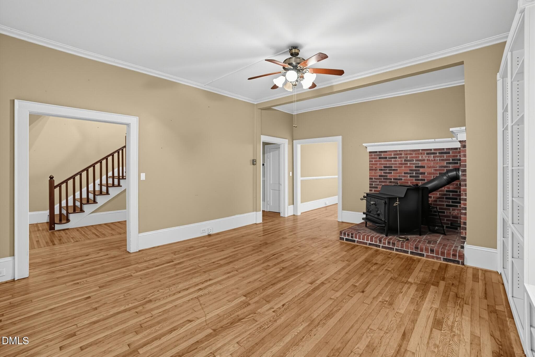 23_616_E_Pine_St-Living_room-6808 - 616 E Pine Street, Lincolnton, NC 28092