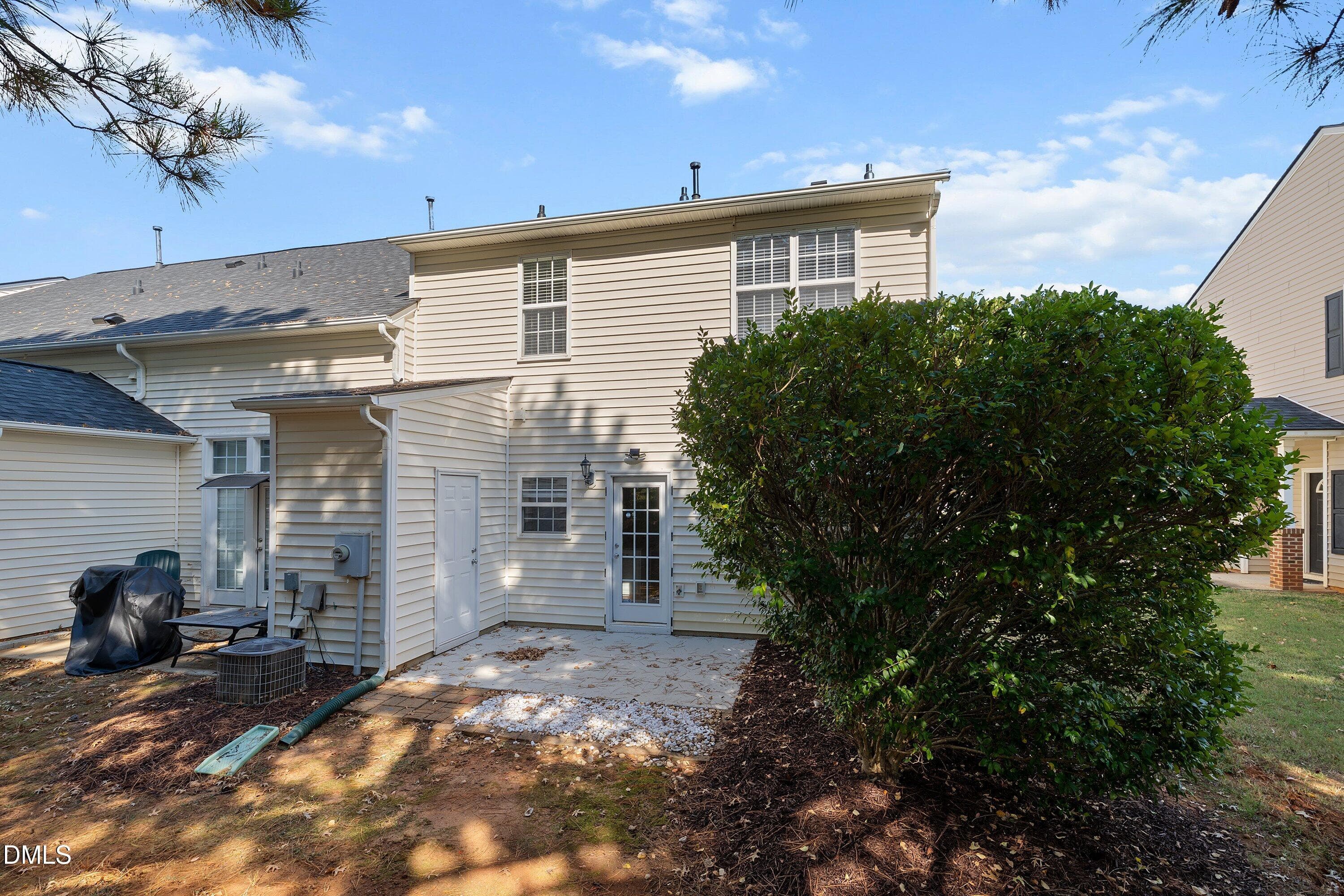 33-204 Cline Falls Dr_5548 - 204 Cline Falls Drive, Holly Springs, NC 27540, Holly Springs