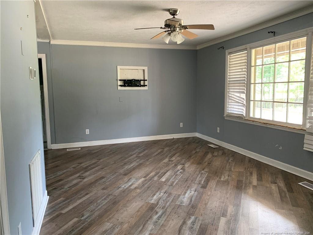 Photo 3 - 602 5th Street, Bladenboro, NC 28320