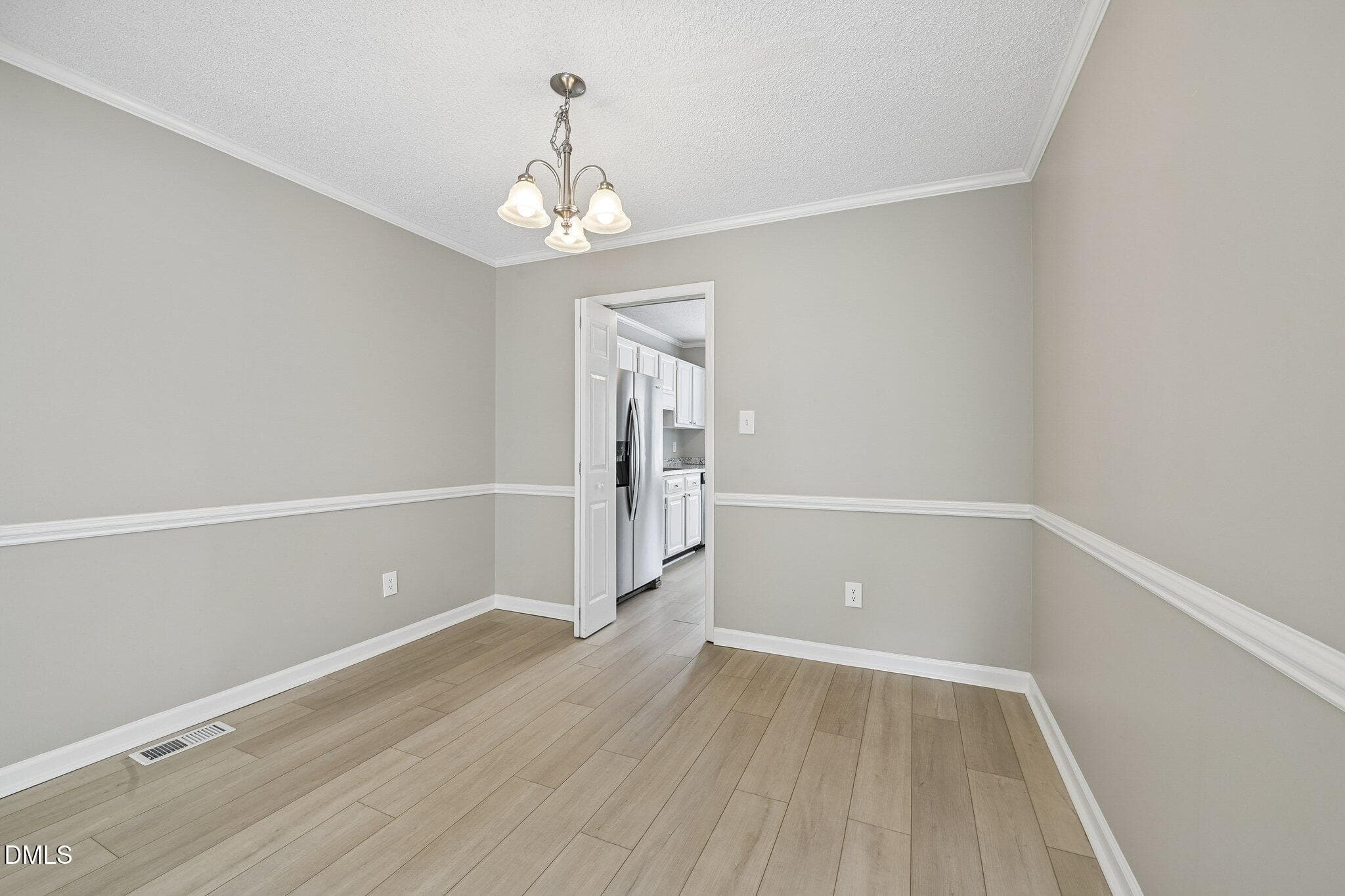 17-web-or-mls-Thetford Ct-S0610-010 - 6556 Thetford Court, Raleigh, NC 27615
