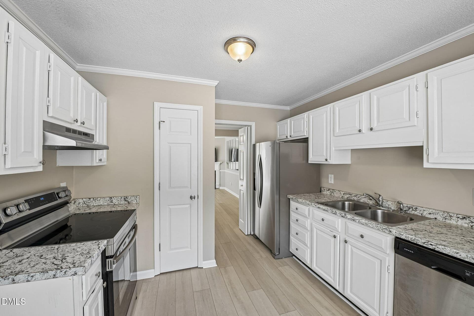 20-web-or-mls-Thetford Ct-S0610-013 - 6556 Thetford Court, Raleigh, NC 27615