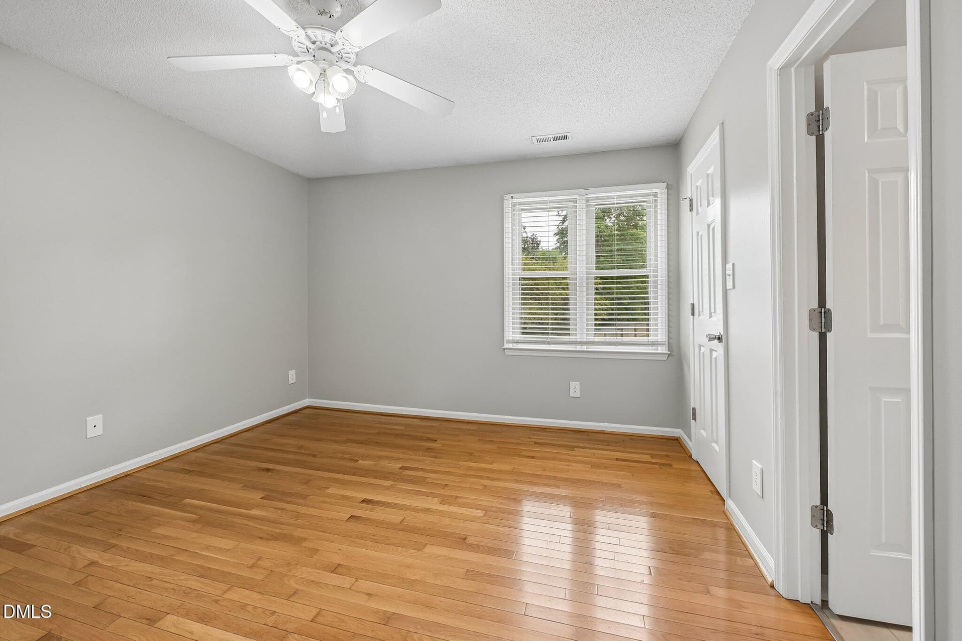 25-web-or-mls-Thetford Ct-S0610-018 - 6556 Thetford Court, Raleigh, NC 27615
