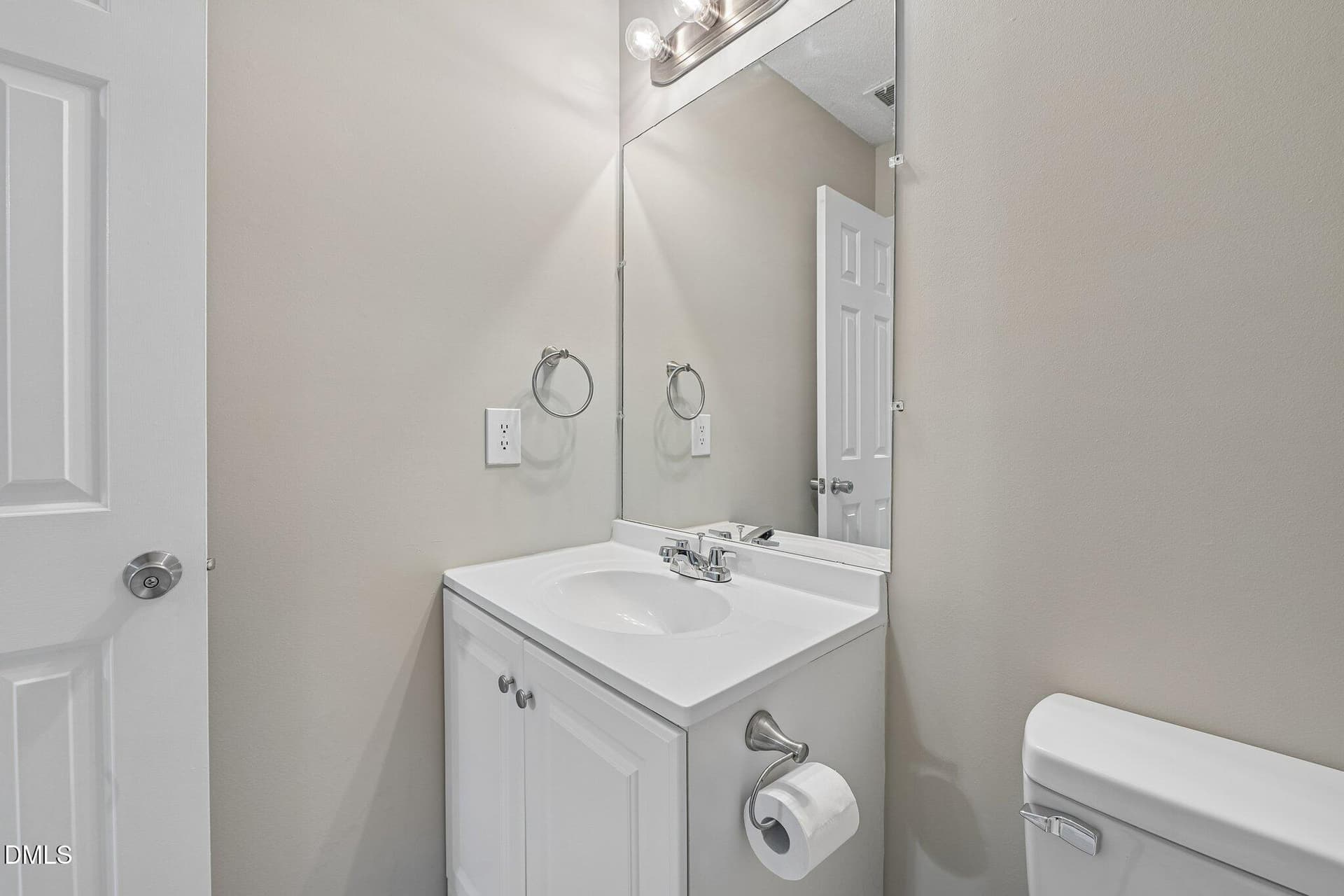 31-web-or-mls-Thetford Ct-S0610-024 - 6556 Thetford Court, Raleigh, NC 27615