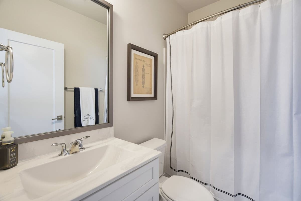 Flex Space Full Bath.jpg - 10530 Sablewood Drive 101, Raleigh, NC 27617