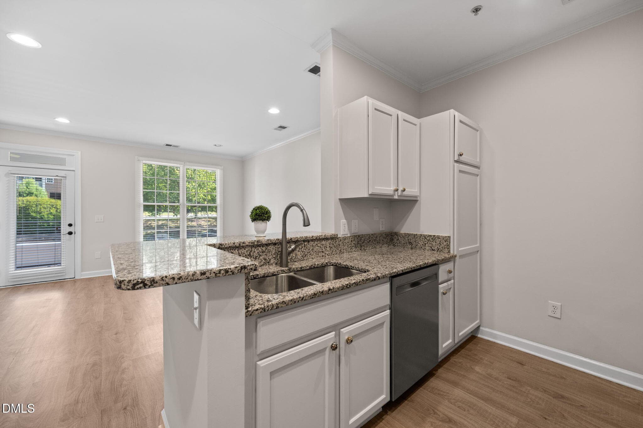 12-web-or-mls-untitled-10 - 524 Aberdeen Drive 204, Chapel Hill, NC 27516, Chapel Hill