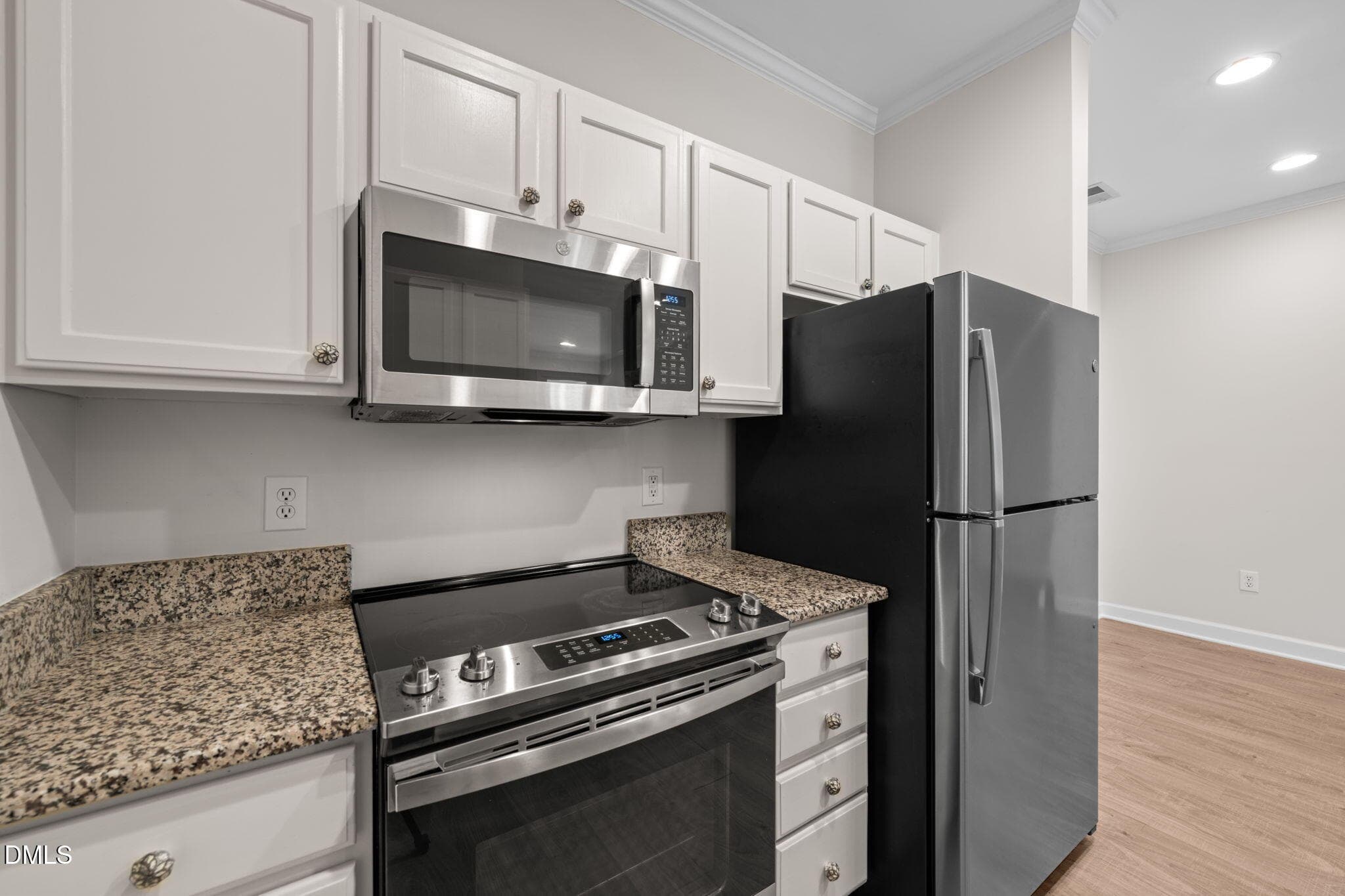 14-web-or-mls-untitled-12 - 524 Aberdeen Drive 204, Chapel Hill, NC 27516, Chapel Hill