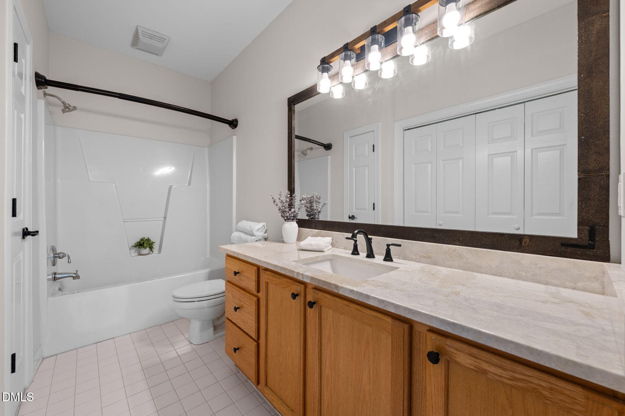 22-web-or-mls-untitled-5 (2) - 524 Aberdeen Drive 204, Chapel Hill, NC 27516, Chapel Hill