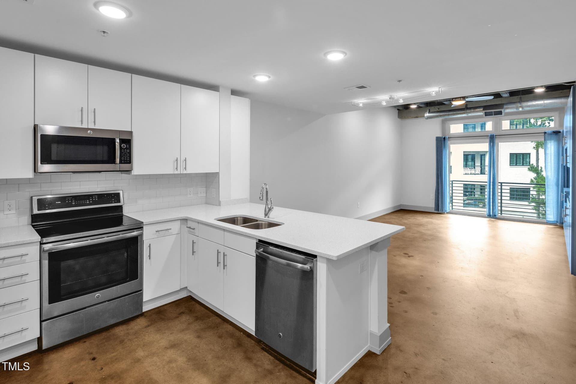 15-web-or-mls-DX3A1487 - 1300 St Marys Street 402, Raleigh, NC 27605