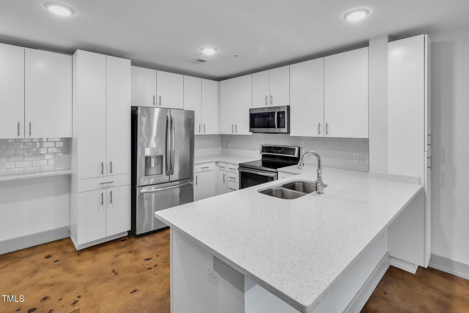 16-web-or-mls-DX3A1477 - 1300 St Marys Street 402, Raleigh, NC 27605