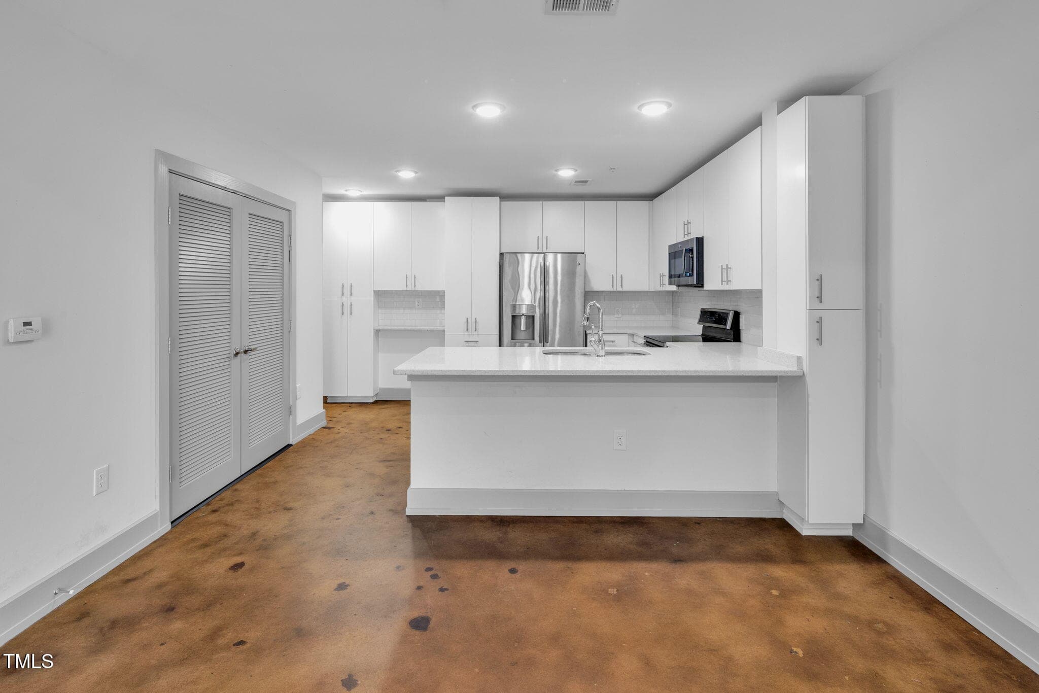 18-web-or-mls-DX3A1472 - 1300 St Marys Street 402, Raleigh, NC 27605