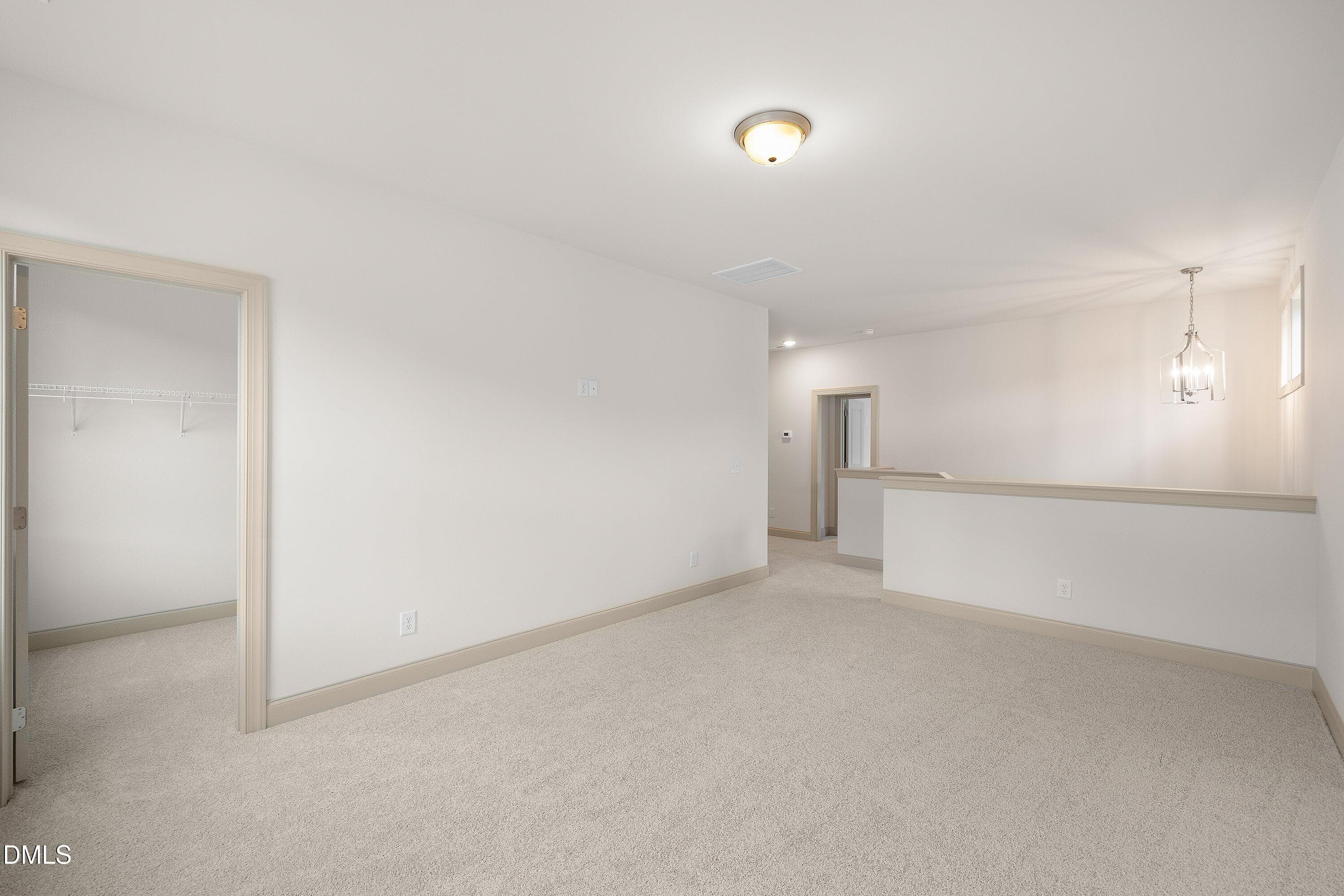 Upstairs Loft - 125 W Victoria Ridge Drive 29, Selma, NC 27576