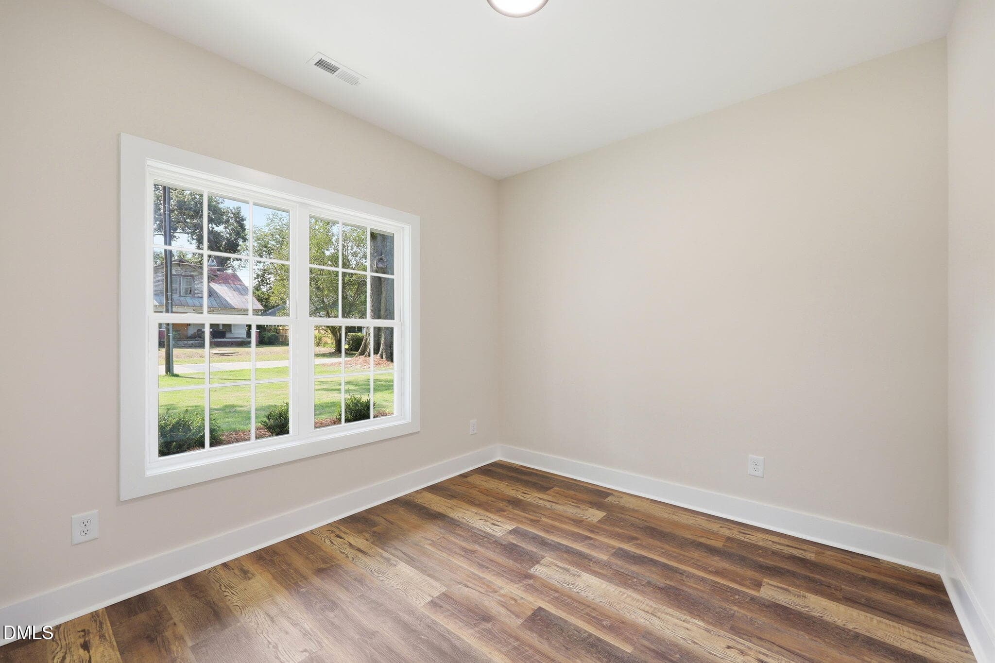 13-web-or-mls-IMG_7911 - 306 S Washington Avenue, Dunn, NC 28334, Dunn