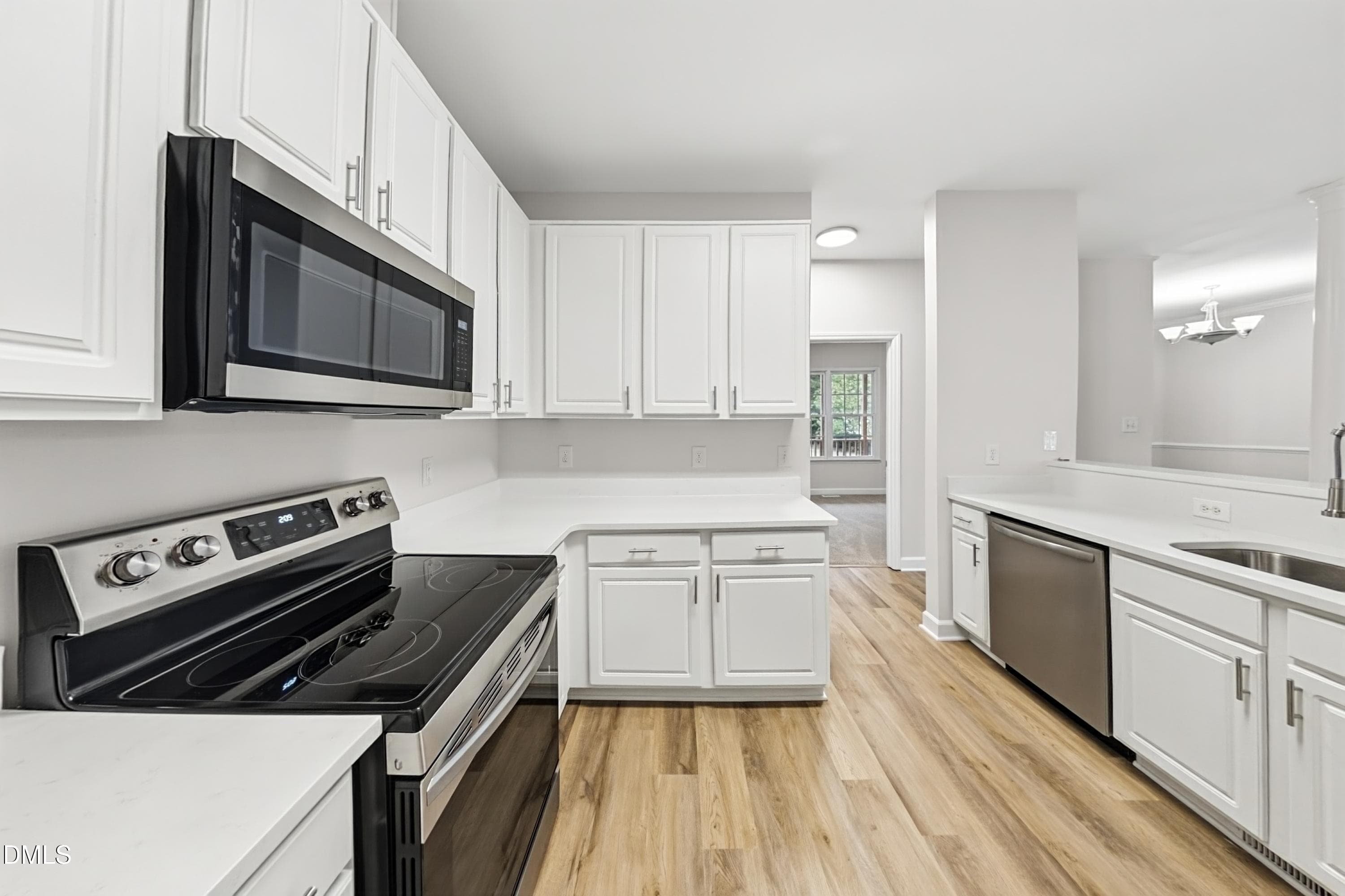 05_Kitchen-01 - 605 Stoningham Place, Wake Forest, NC 27587
