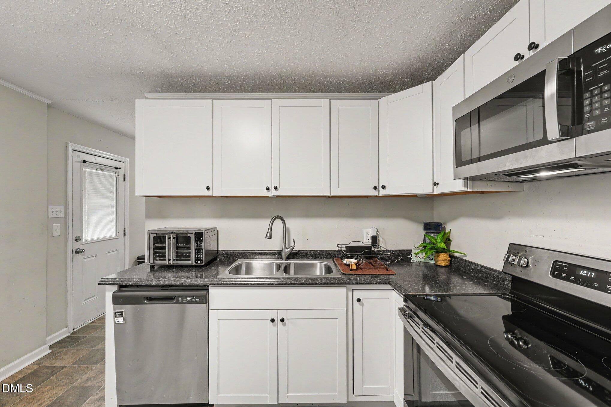 012_file_4051 - 403 Woodhille Drive, Goldsboro, NC 27530