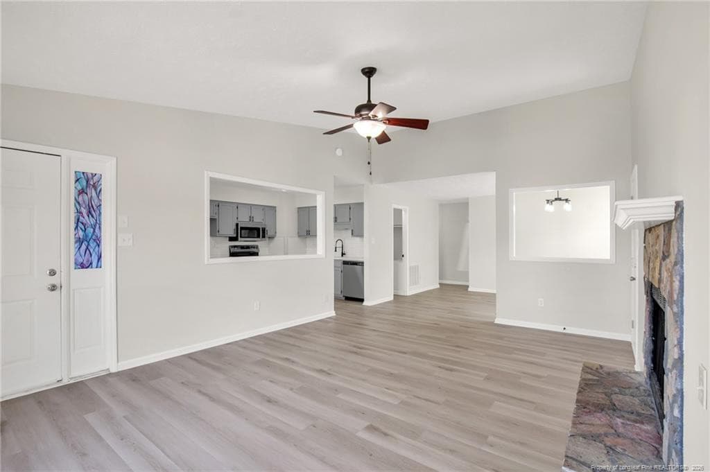 Photo 6 - 827 Windingwood Place, Hope Mills, NC 28348