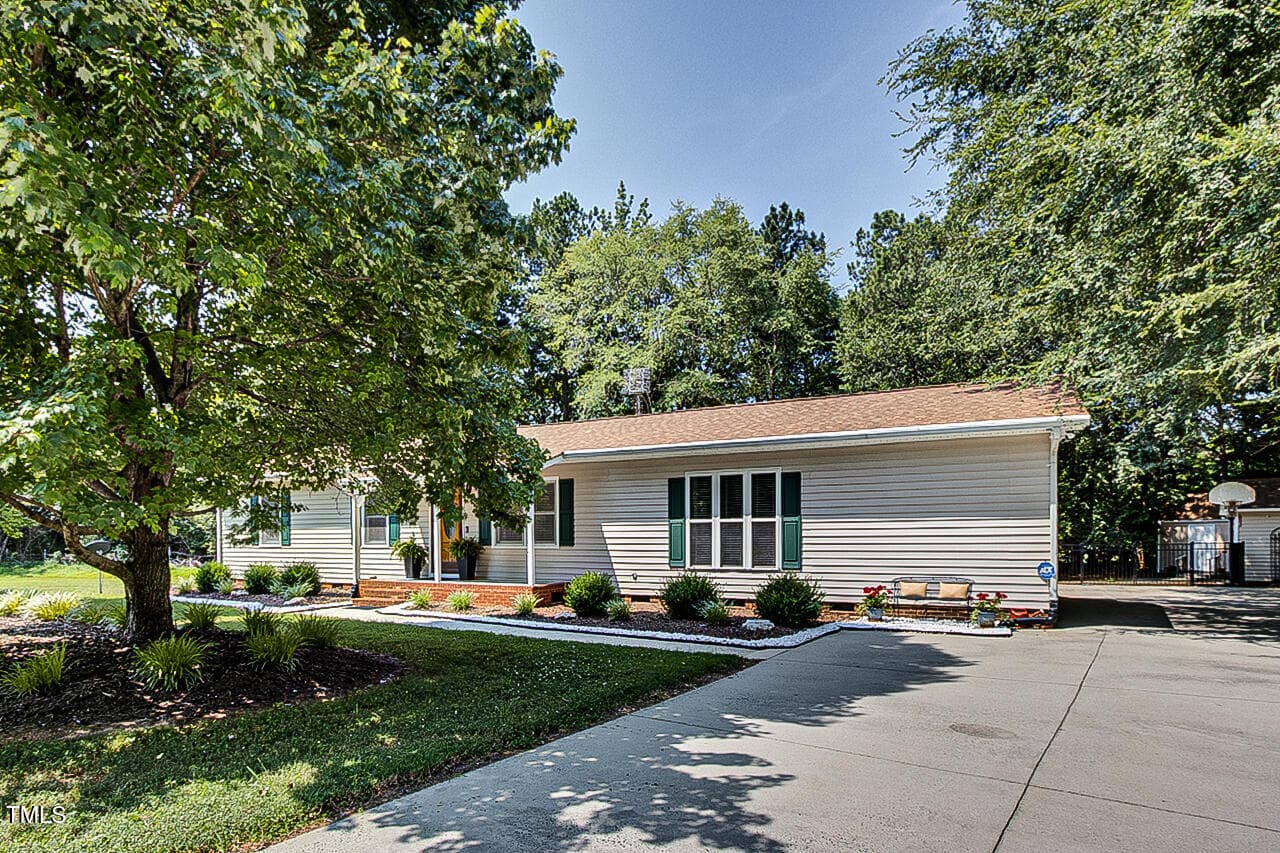 Front - 835 Pearleman Teague Road, Siler City, NC 27344, Siler City