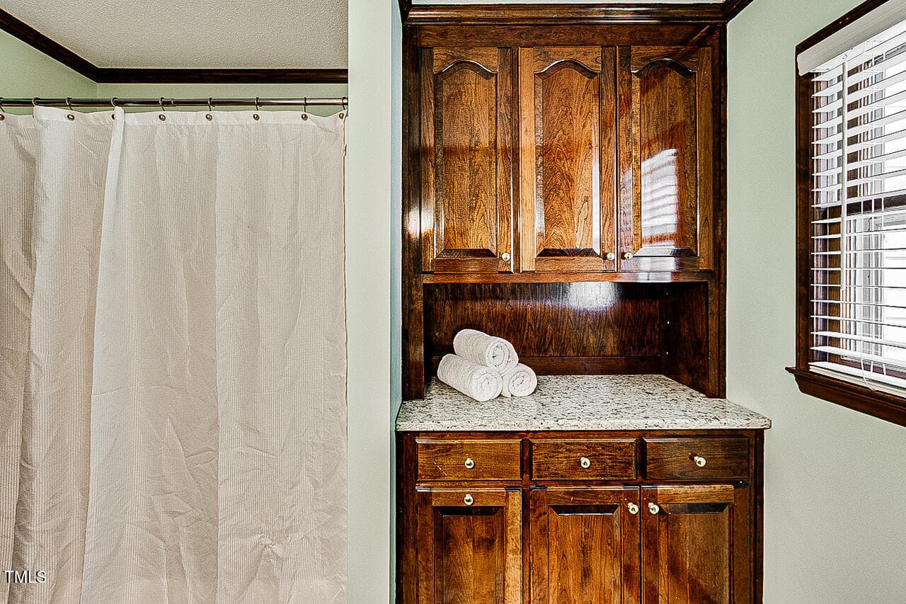 Hall Bath - 835 Pearleman Teague Road, Siler City, NC 27344, Siler City