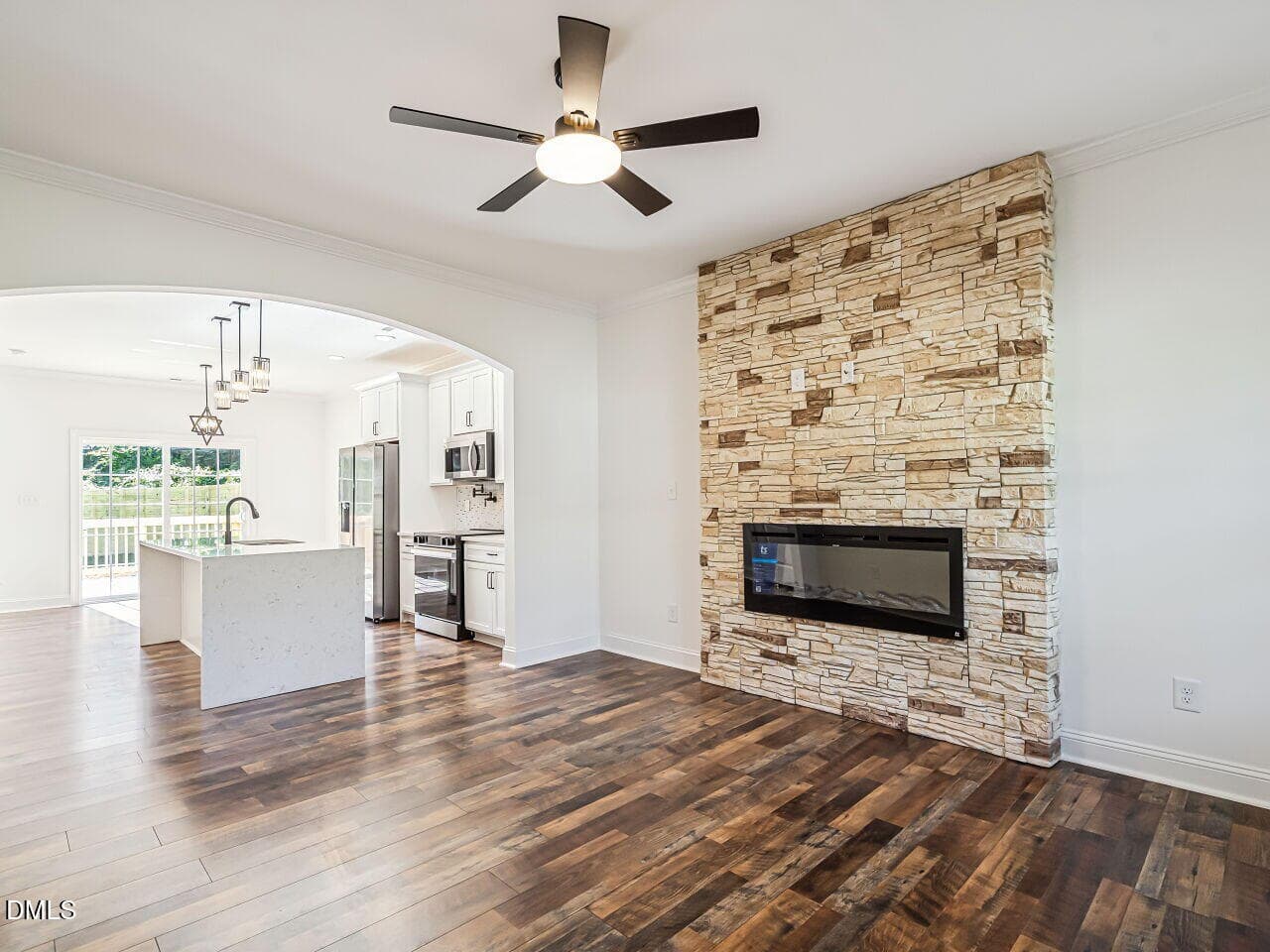 006-1280x960-living-room - 391 S Stephens Street, Southern Pines, NC 28387
