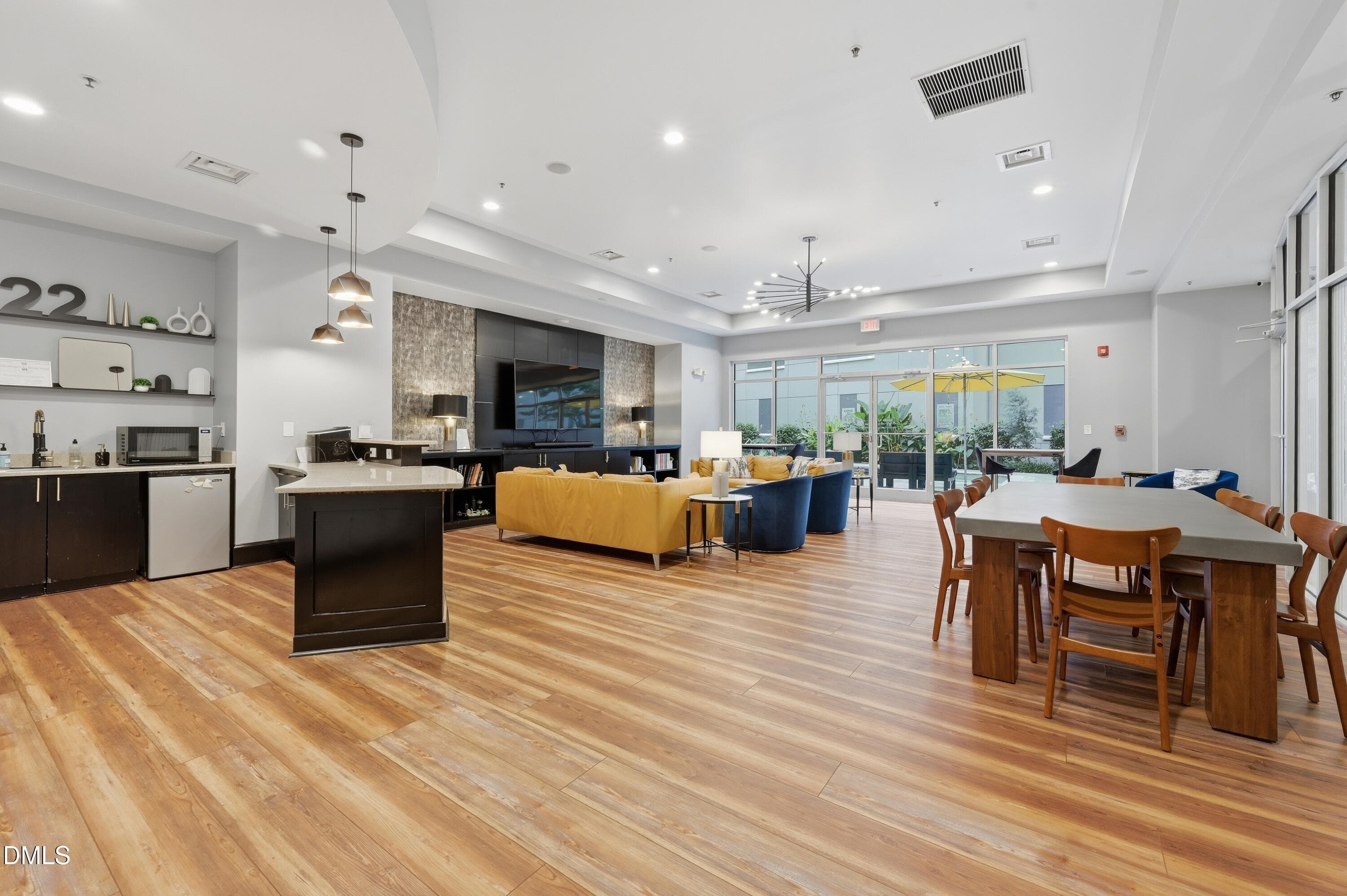 082 - 222 Glenwood Avenue 612, Raleigh, NC 27603