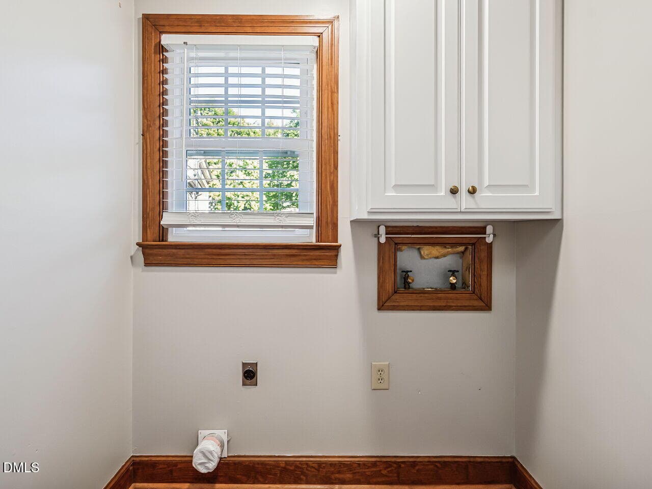 017-1280x960-laundry-room - 512 Olde Towne Drive, Sanford, NC 27330