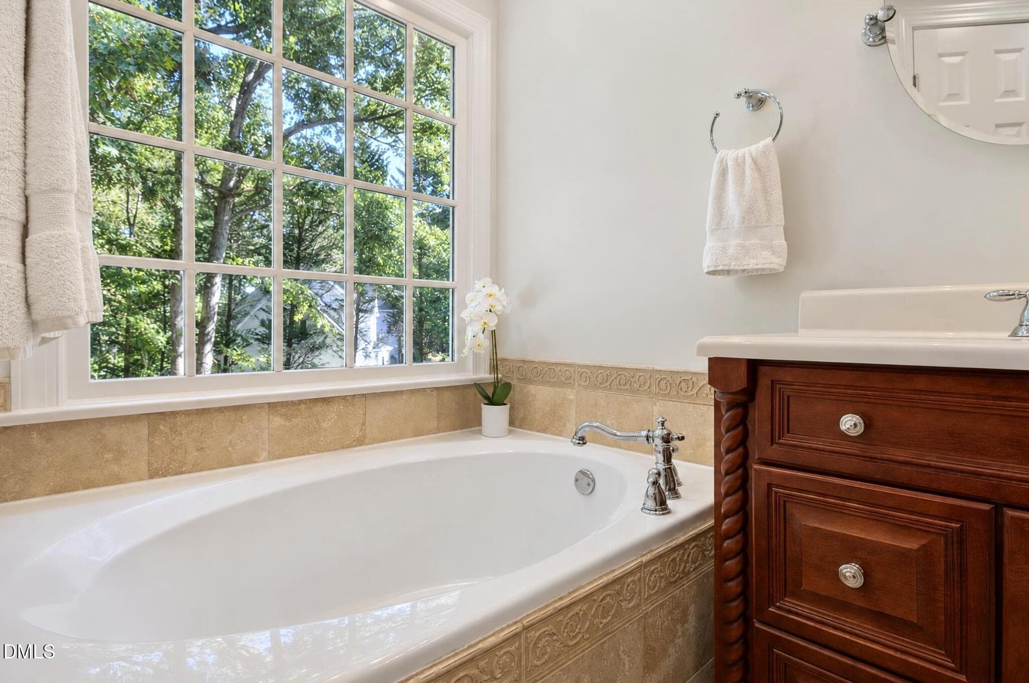 Soaking tub - 200 Killingsworth Drive, Cary, NC 27518
