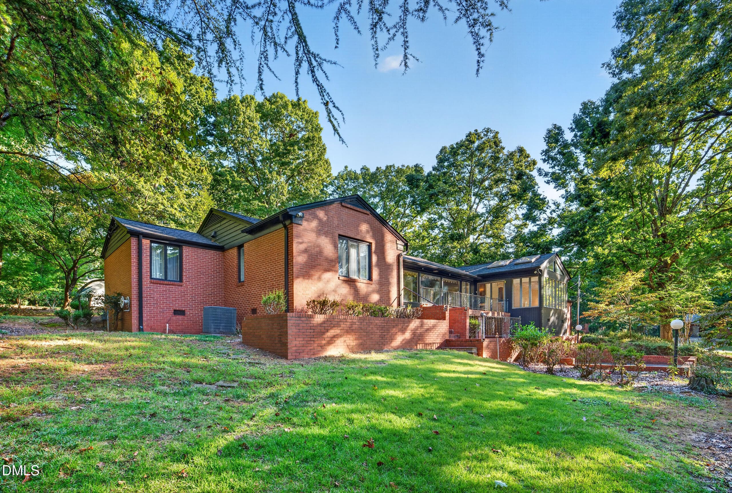 DSC08037 - 801 Cliftwood Drive, Siler City, NC 27344
