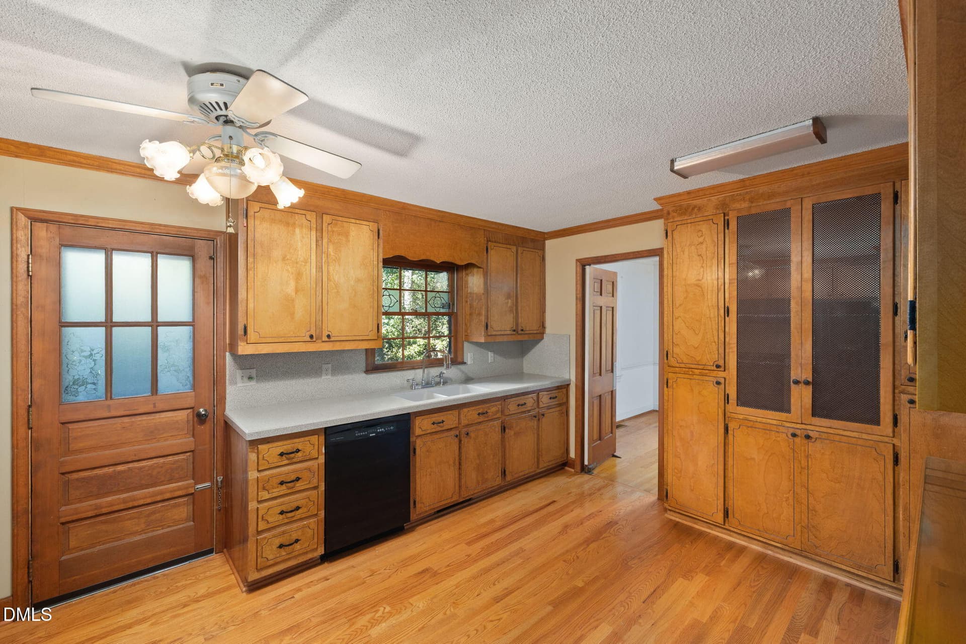 16-web-or-mls-DX3A1489 - 3301 Caldwell Drive, Raleigh, NC 27607