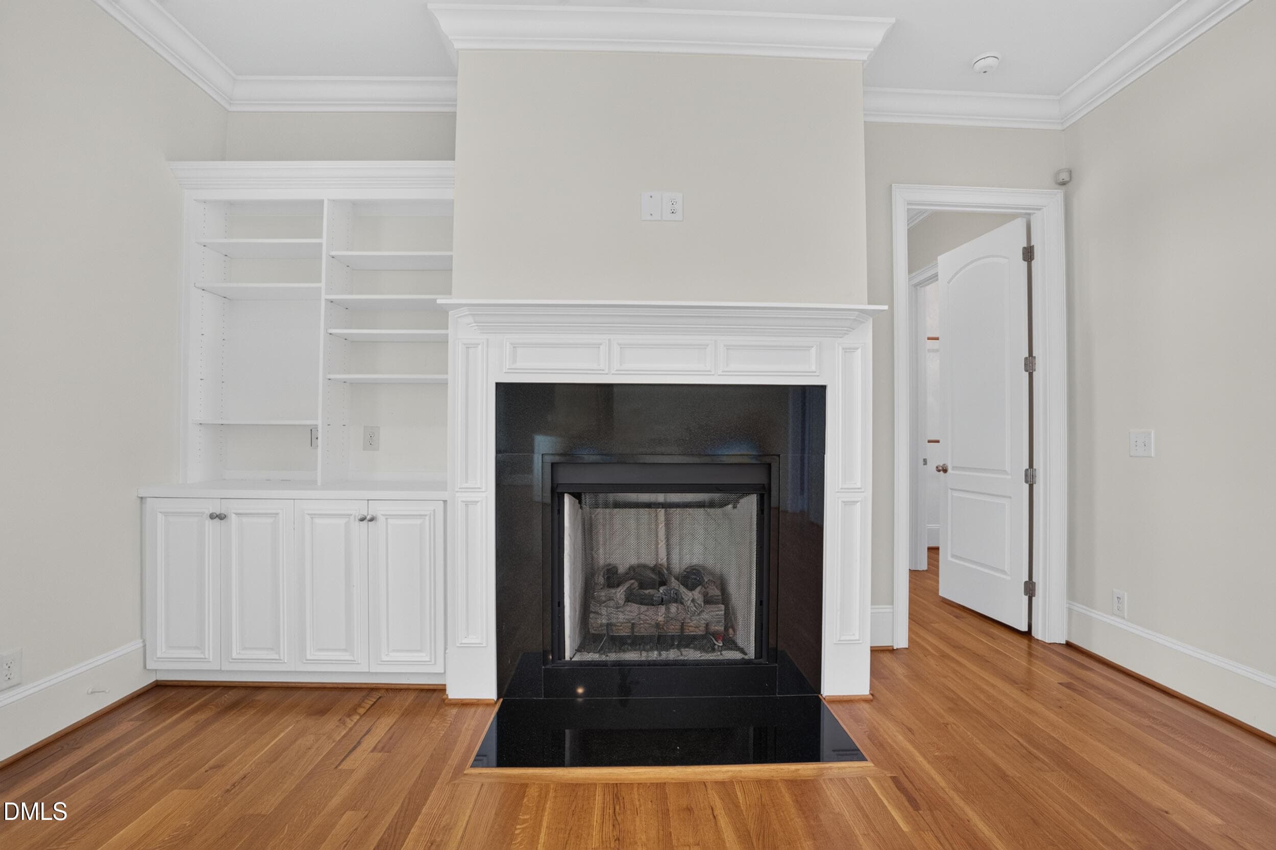 033 - Living Room Fireplace and Built-In - 1018 Lochshire Drive, Burlington, NC 27215