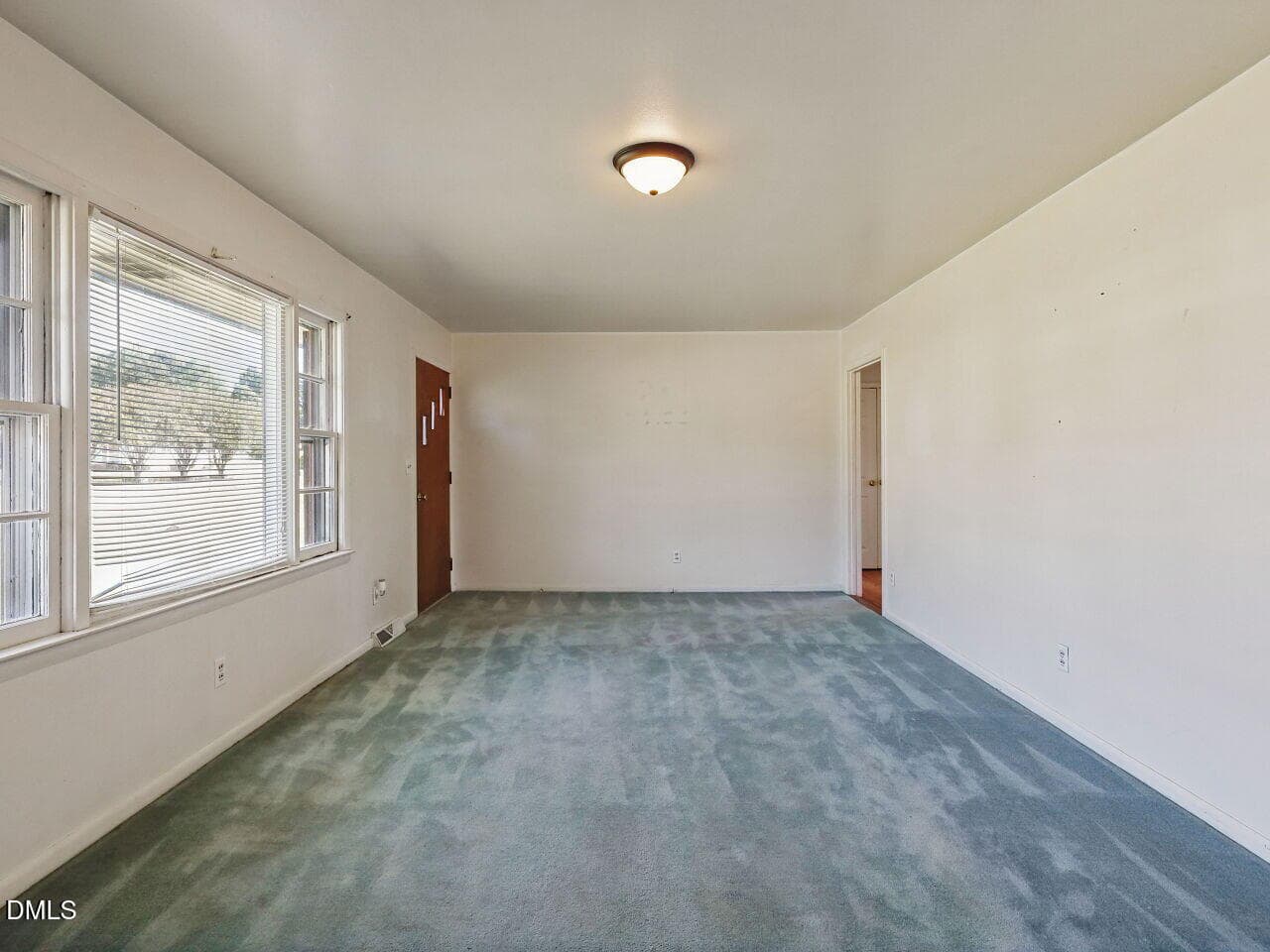 005-1280x960-living-room - 246 Railroad Road, Benson, NC 27504, Benson