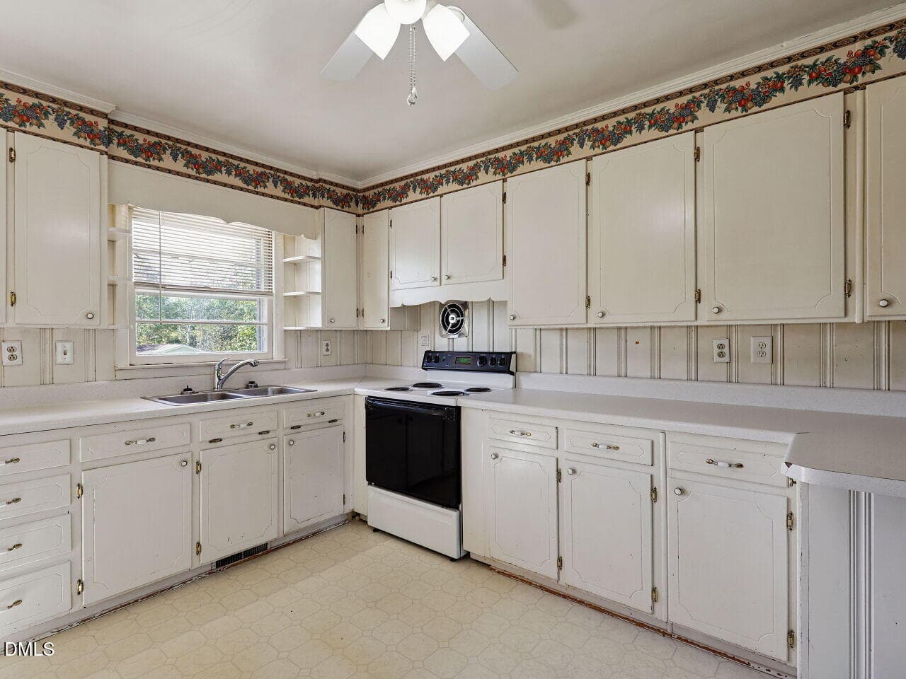 011-1280x960-kitchen - 246 Railroad Road, Benson, NC 27504, Benson