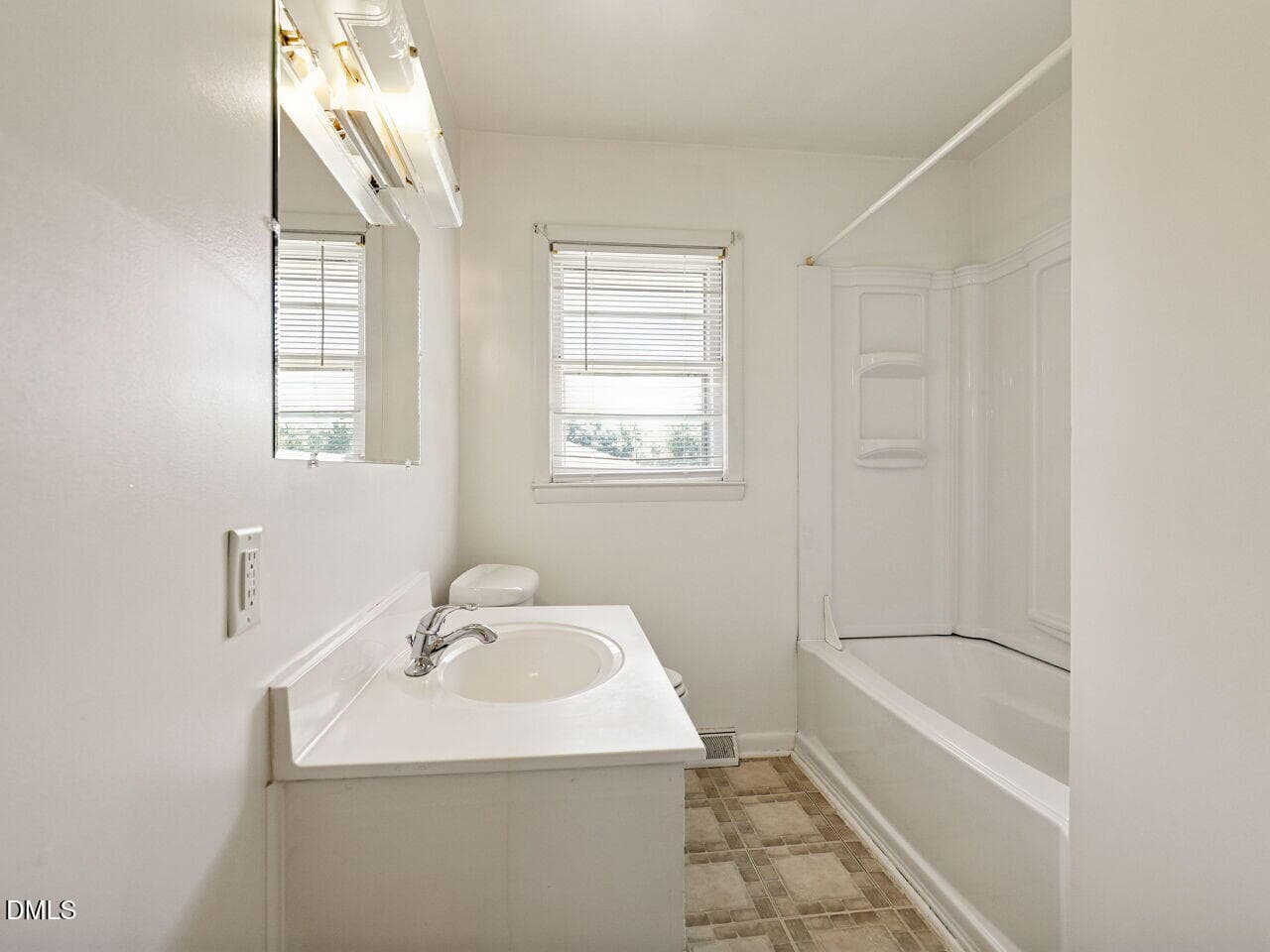 018-1280x960-hall-bath - 246 Railroad Road, Benson, NC 27504, Benson