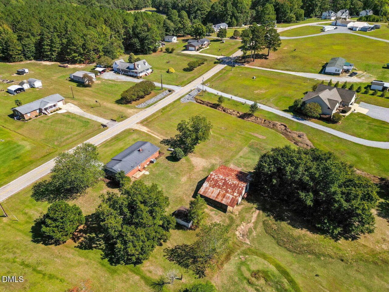 039-1280x960-photo - 246 Railroad Road, Benson, NC 27504, Benson